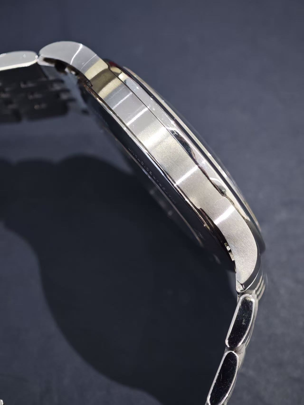Longines L2.821.4.11.6 detail 2