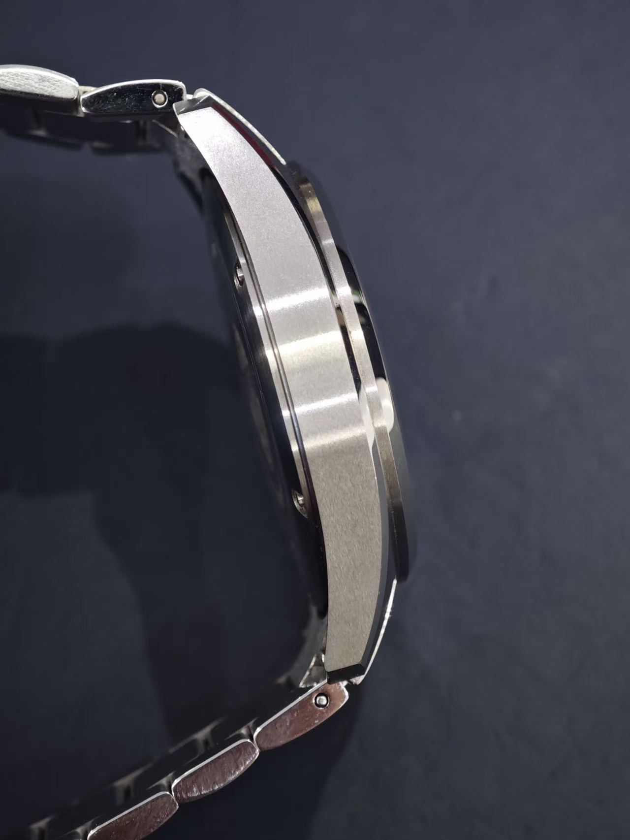 Longines L3.811.4.53.6 detail 2