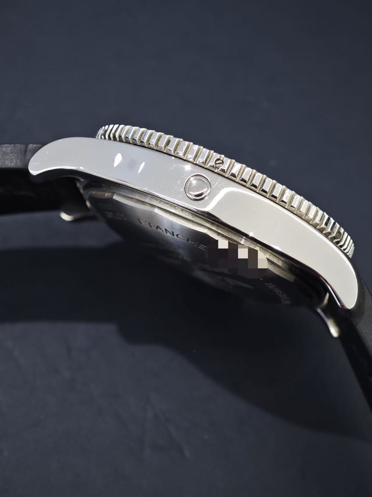 Breitling A17367D71B1S1 detail 2
