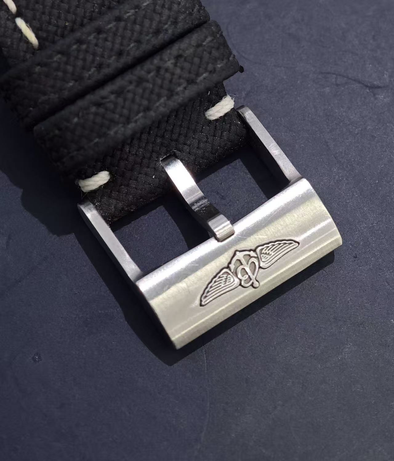 Breitling A17367D71B1S1 detail 4