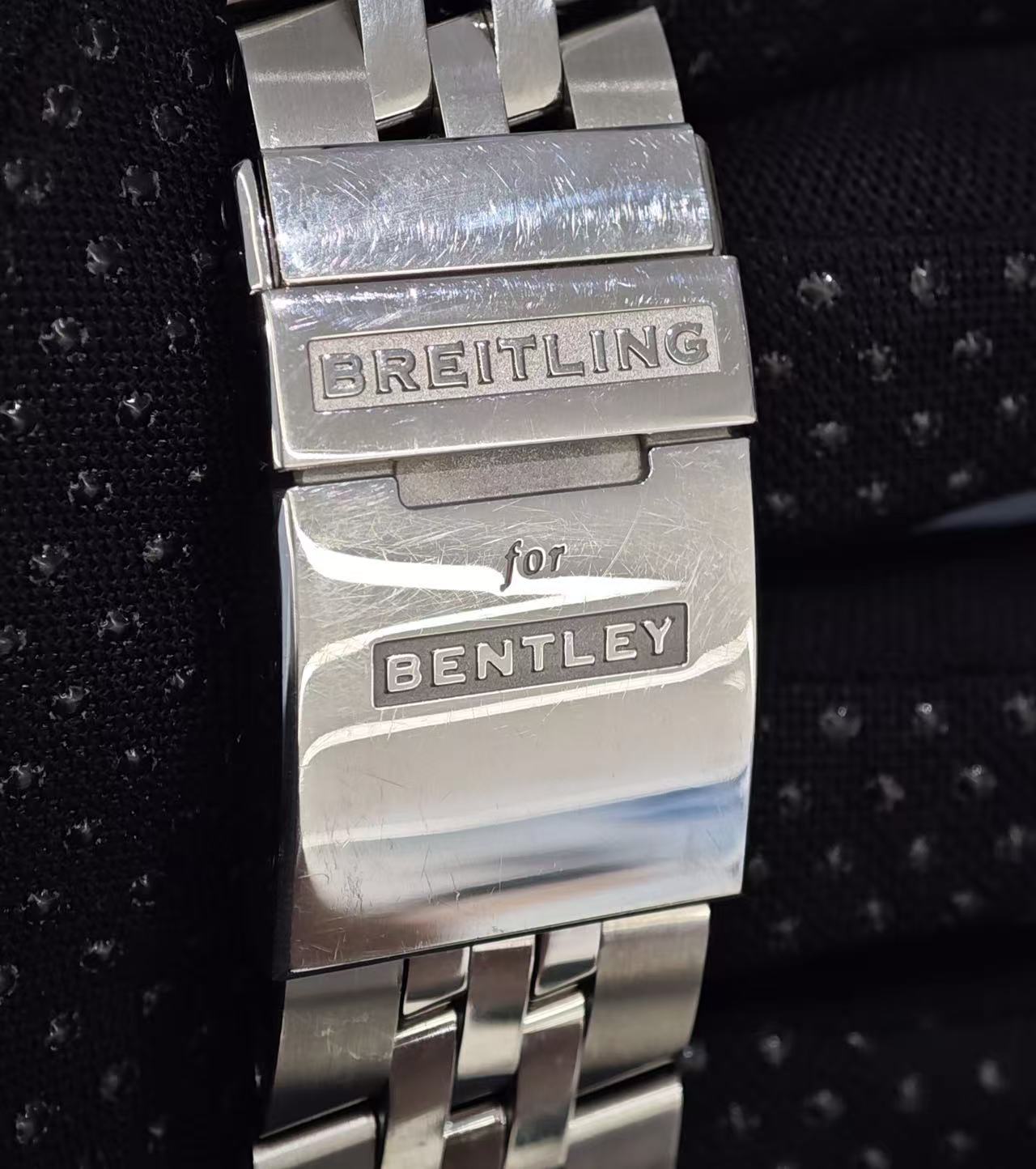 Breitling A2536313_B686 detail 4