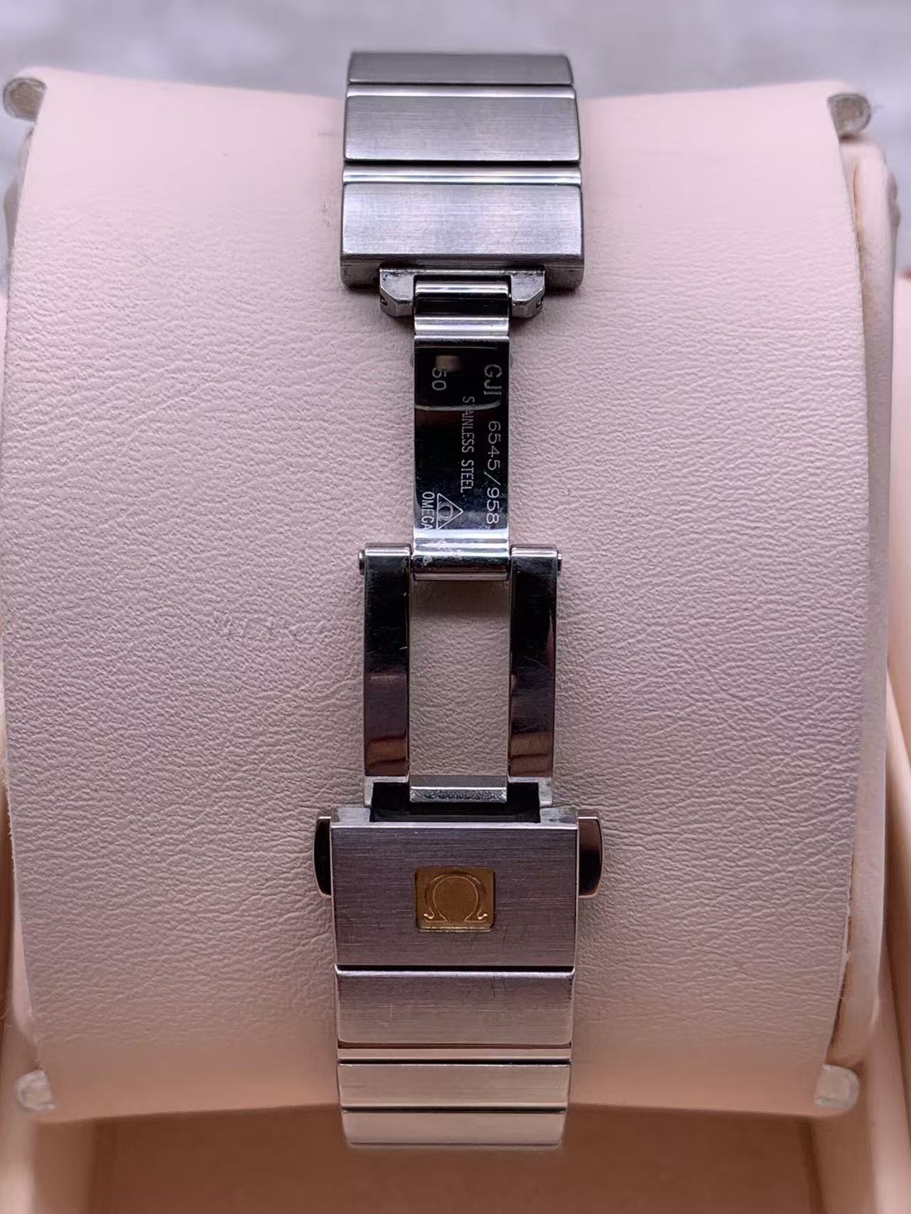 Omega 123.15.27.20.55.001 detail 4