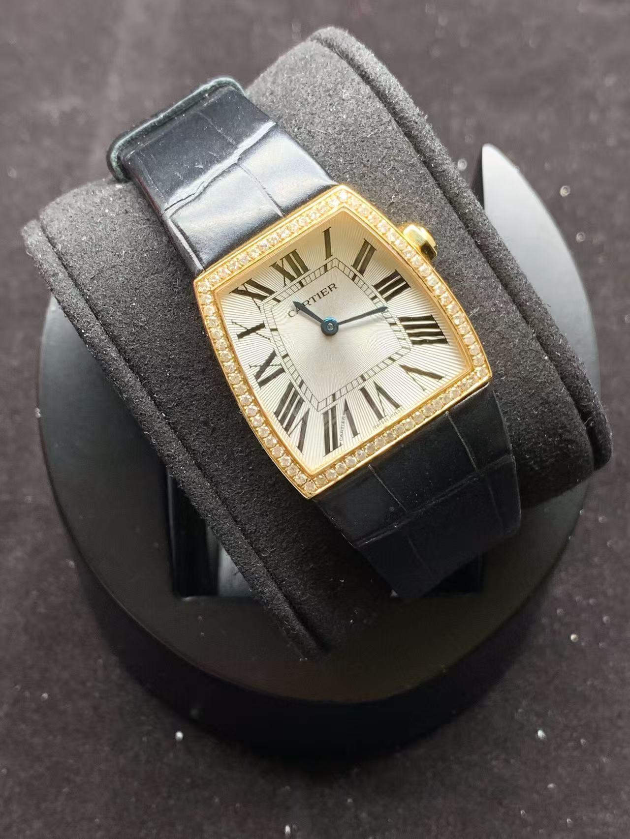 Cartier W6400156 detail 2
