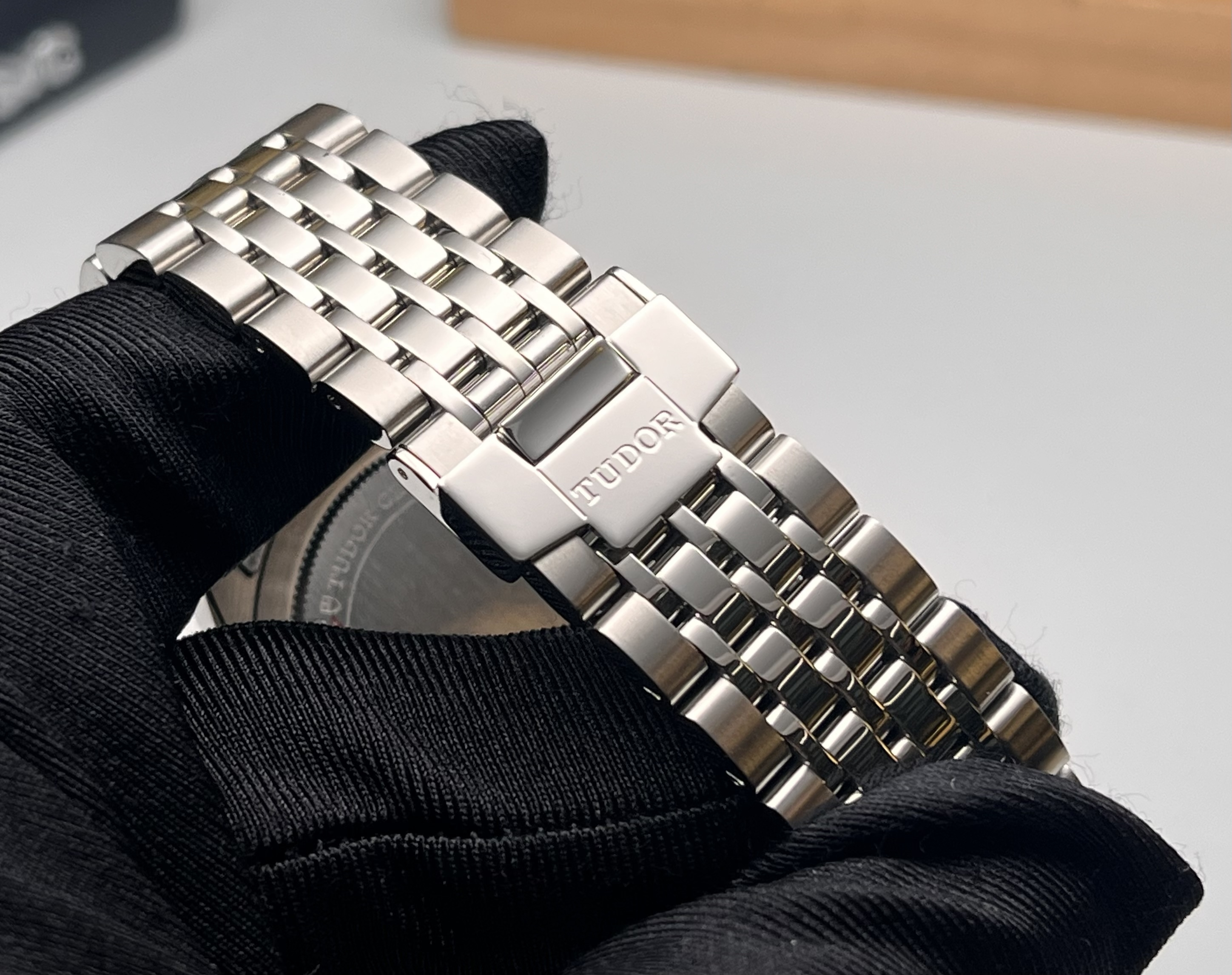 Tudor M91650-0002 detail 2