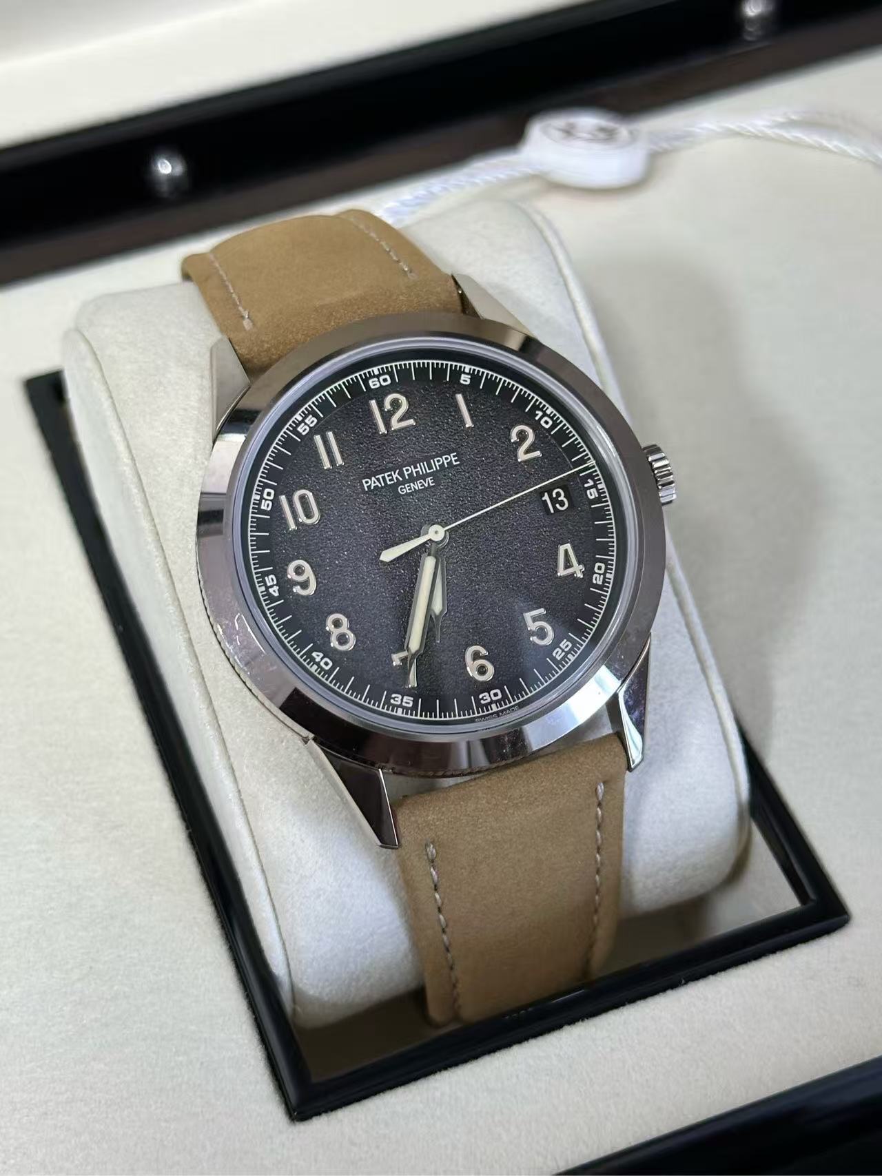 Patek Philippe 5226g detail 4