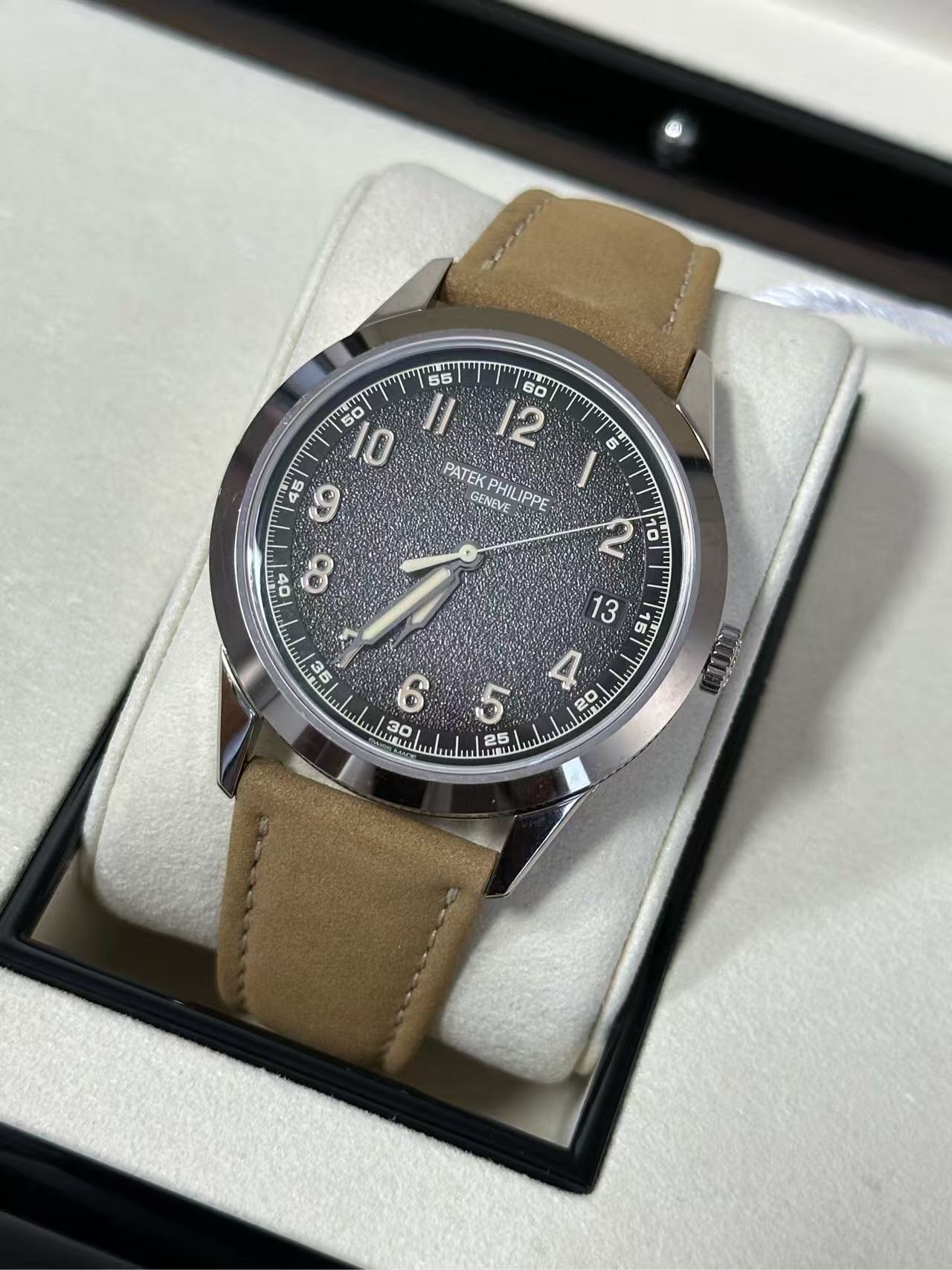 Patek Philippe 5226g detail 6