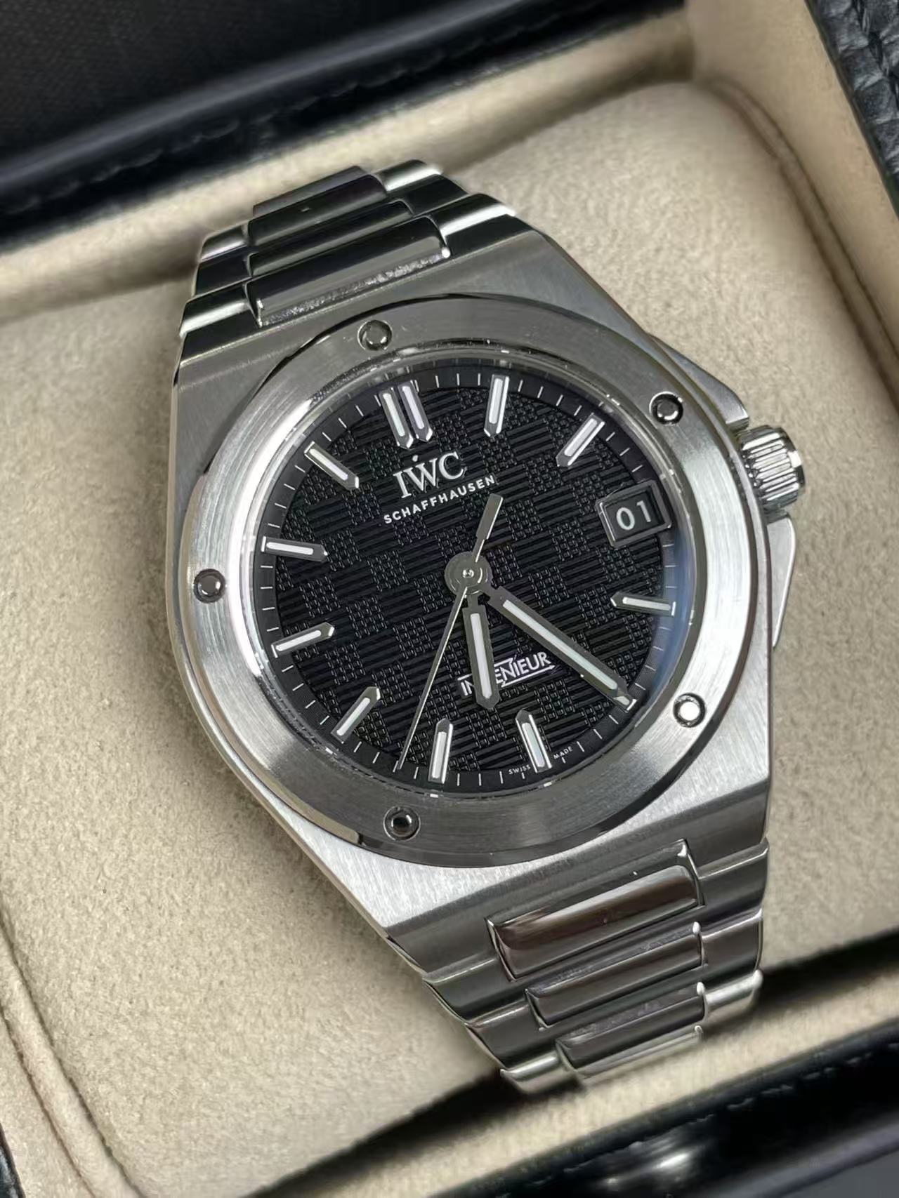 IWC IW324906 detail 6