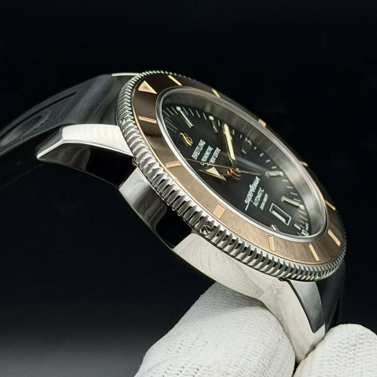 Breitling U1732012 detail 4
