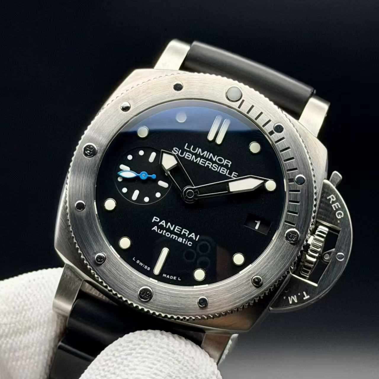 Panerai PAM00682 detail 7