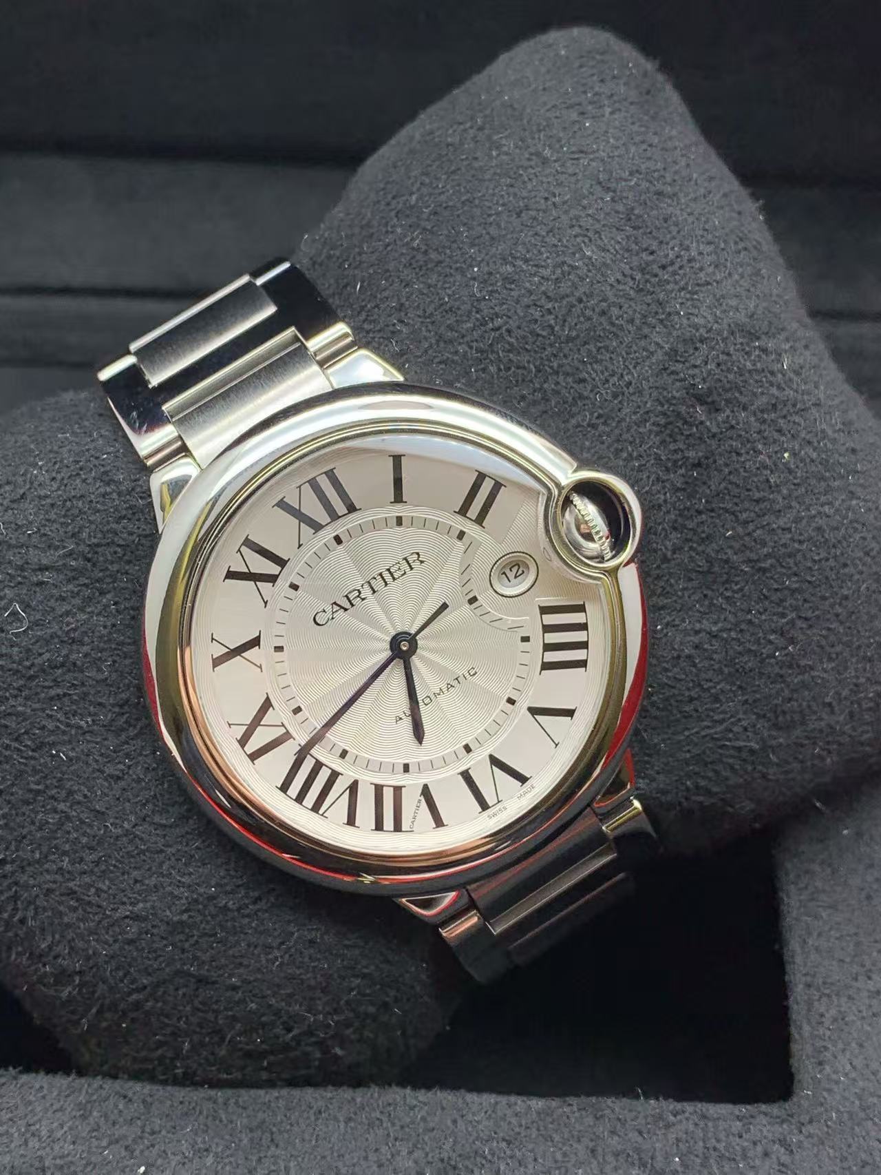 Cartier W69012Z4 detail 1