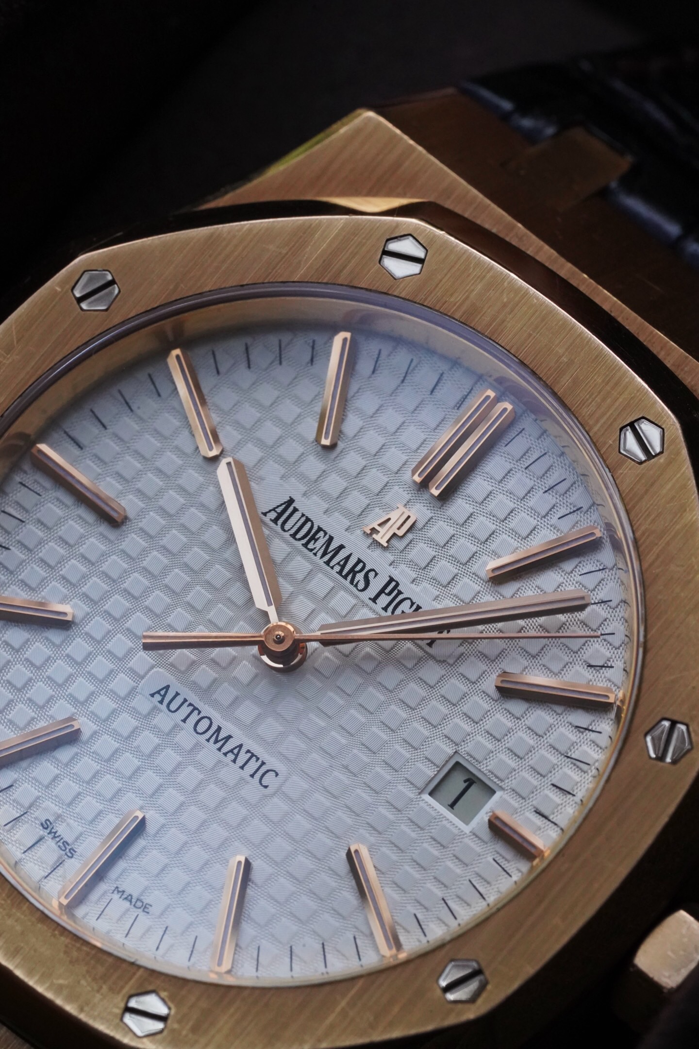 Audemars Piguet 15400OR detail 4