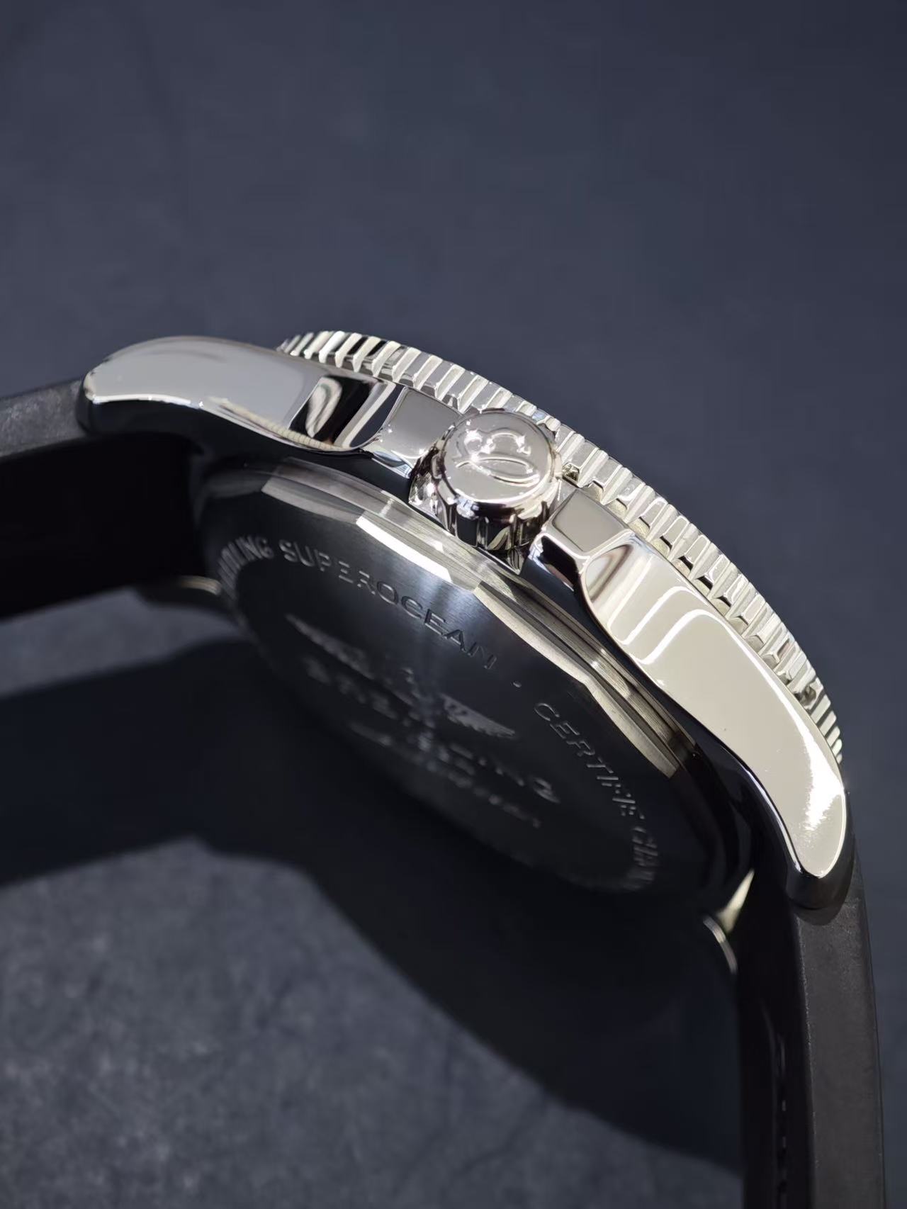 Breitling A17367D71B1S1 detail 1