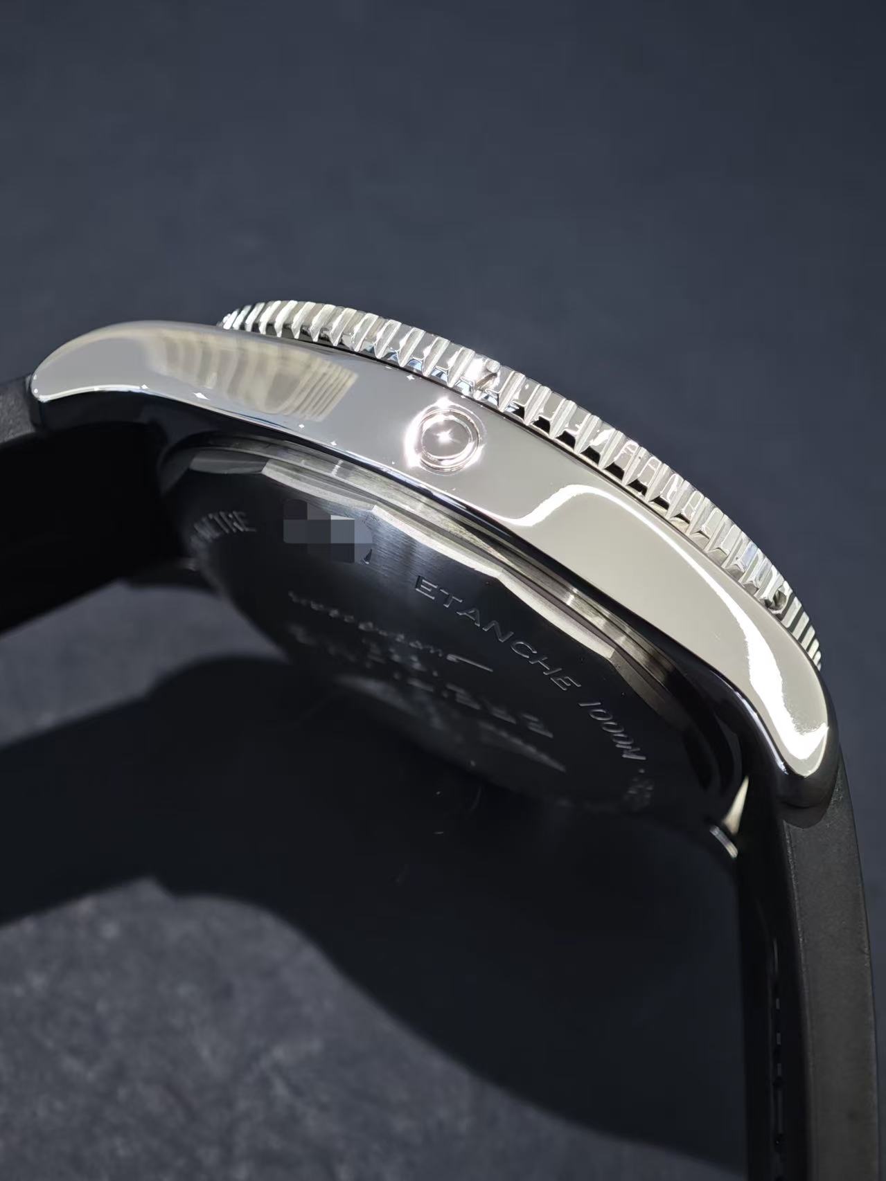 Breitling A17367D71B1S1 detail 2