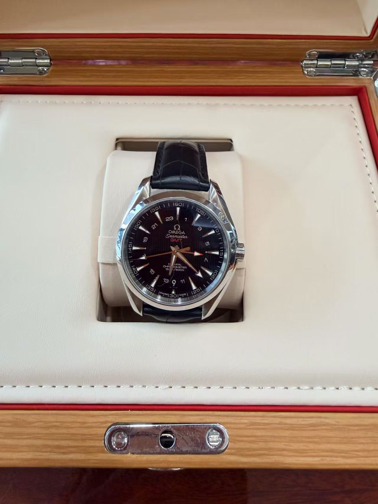 Omega 231.13.43.22.01.001