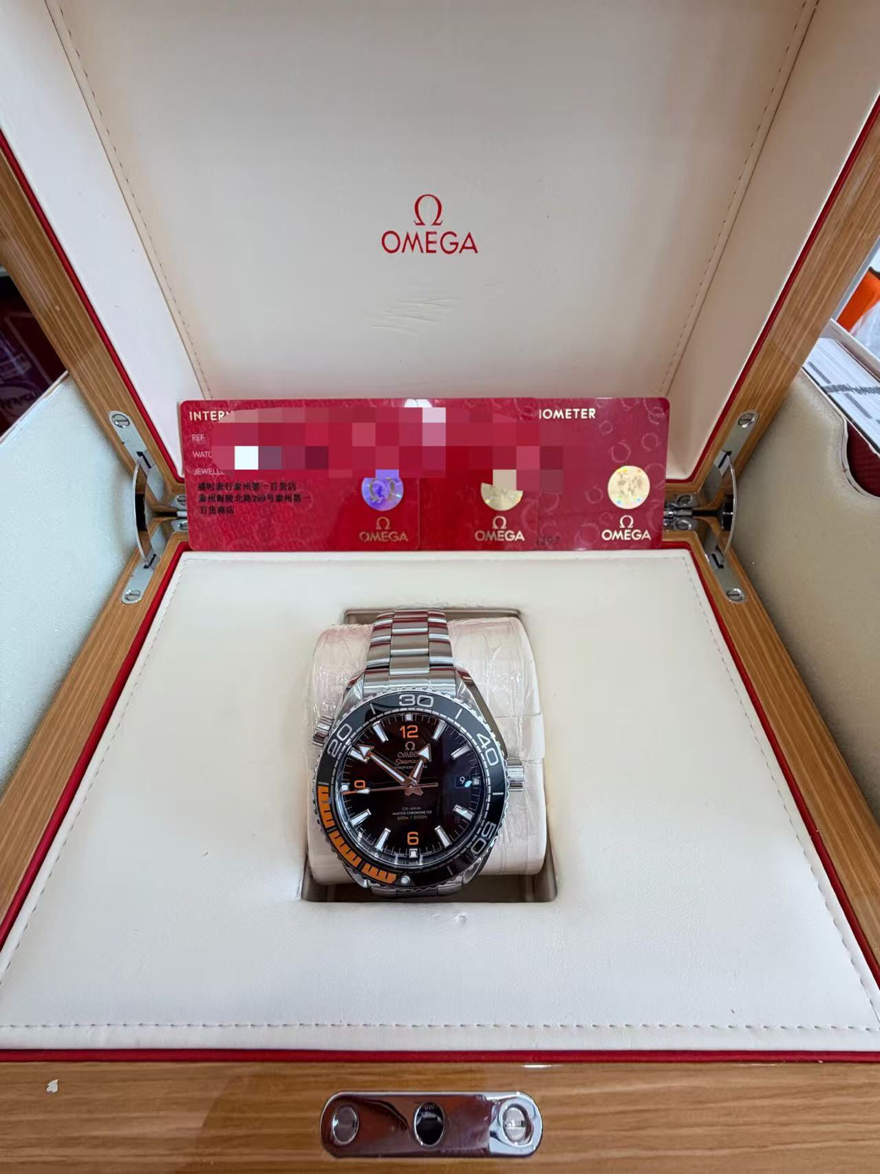 Omega 215.30.44.21.01.002 detail 1