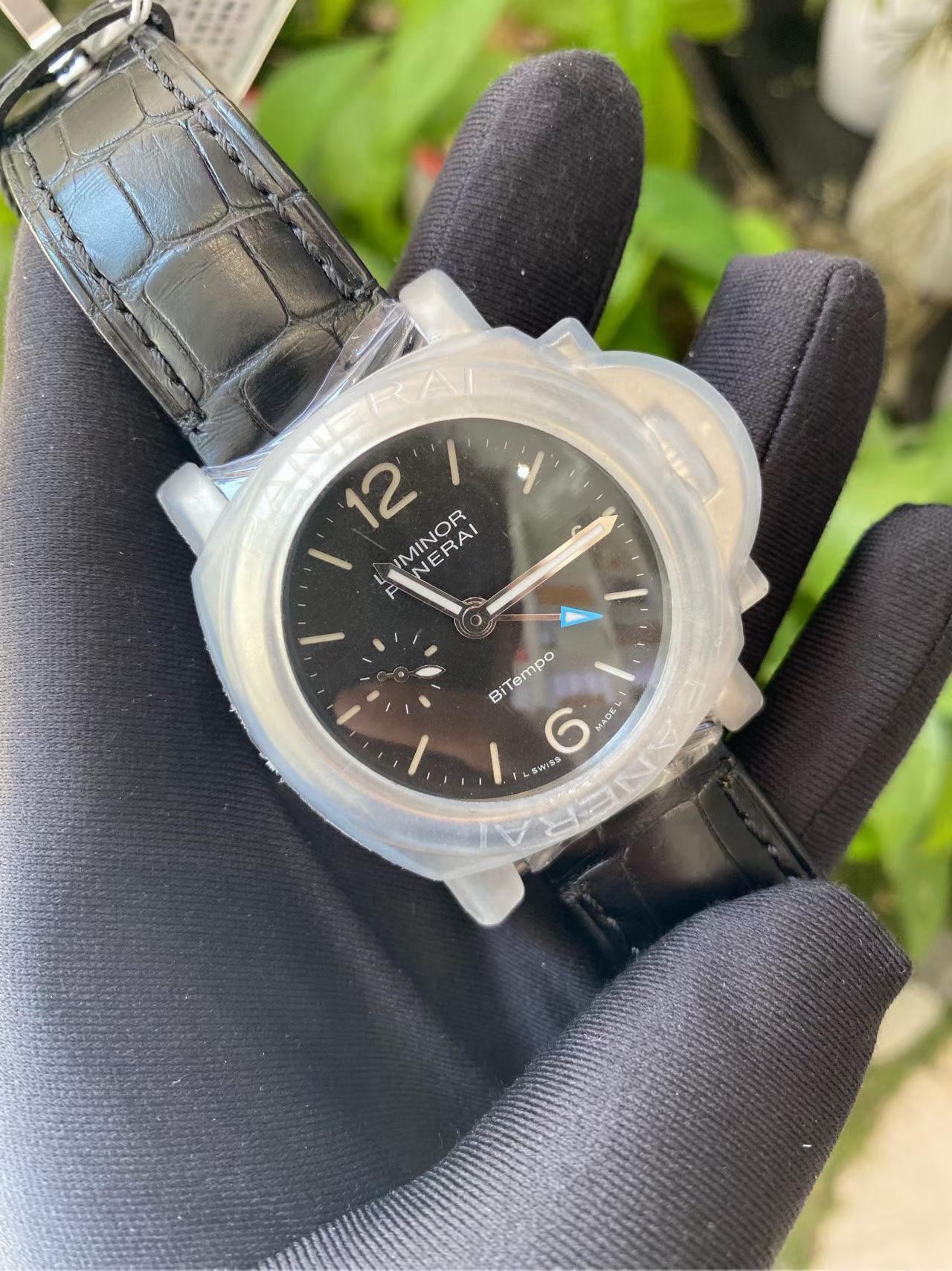 Panerai PAM01365 detail 1