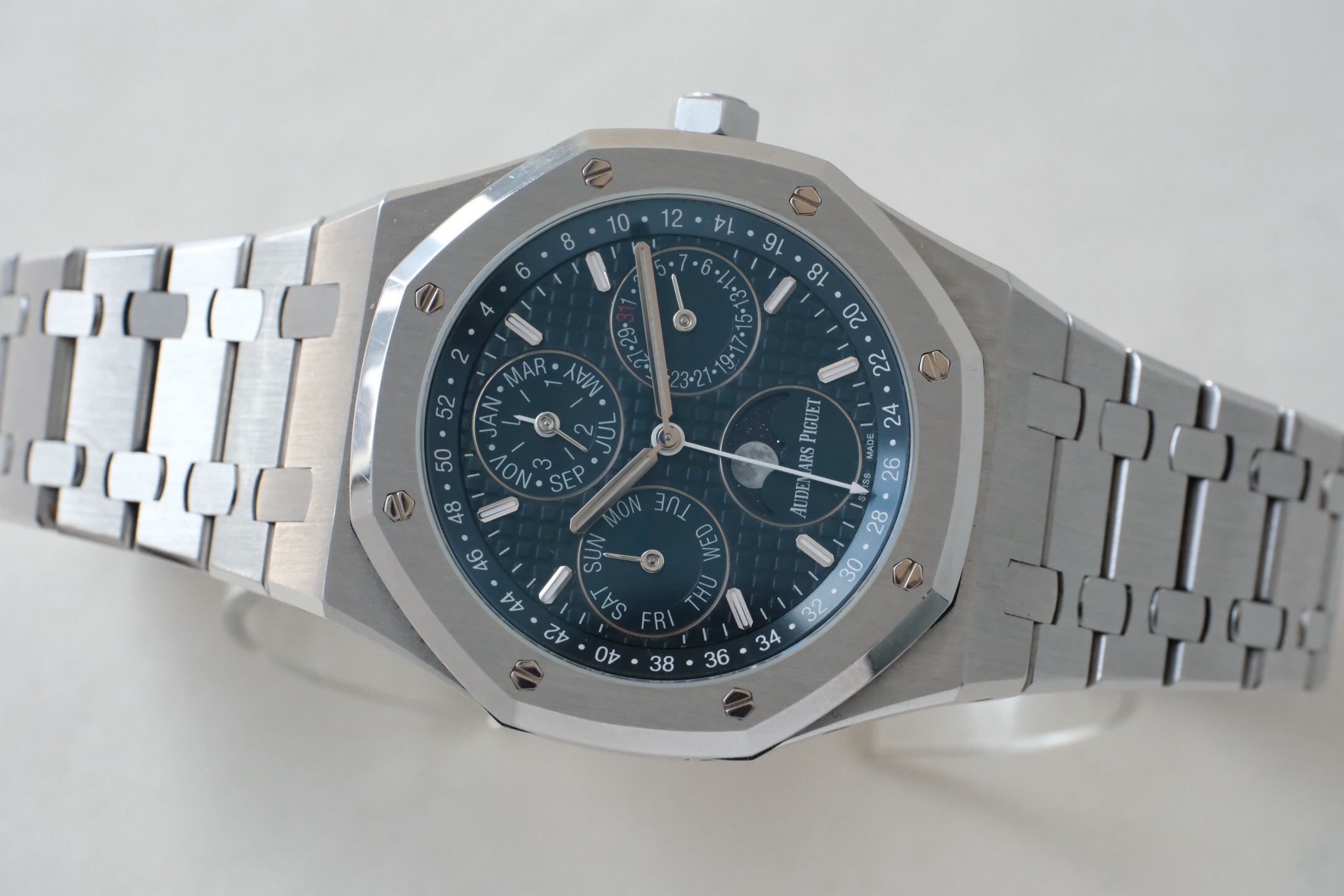 Audemars Piguet 26574ST.OO.1220ST.02 detail 2