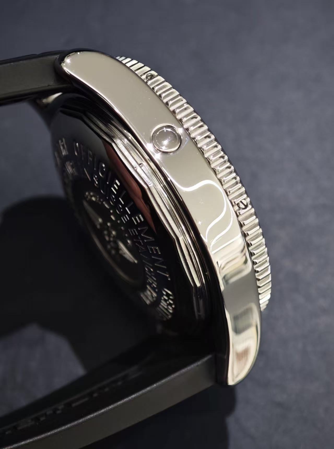Breitling A17364Y4.BA89.244X.A18S.1 detail 2