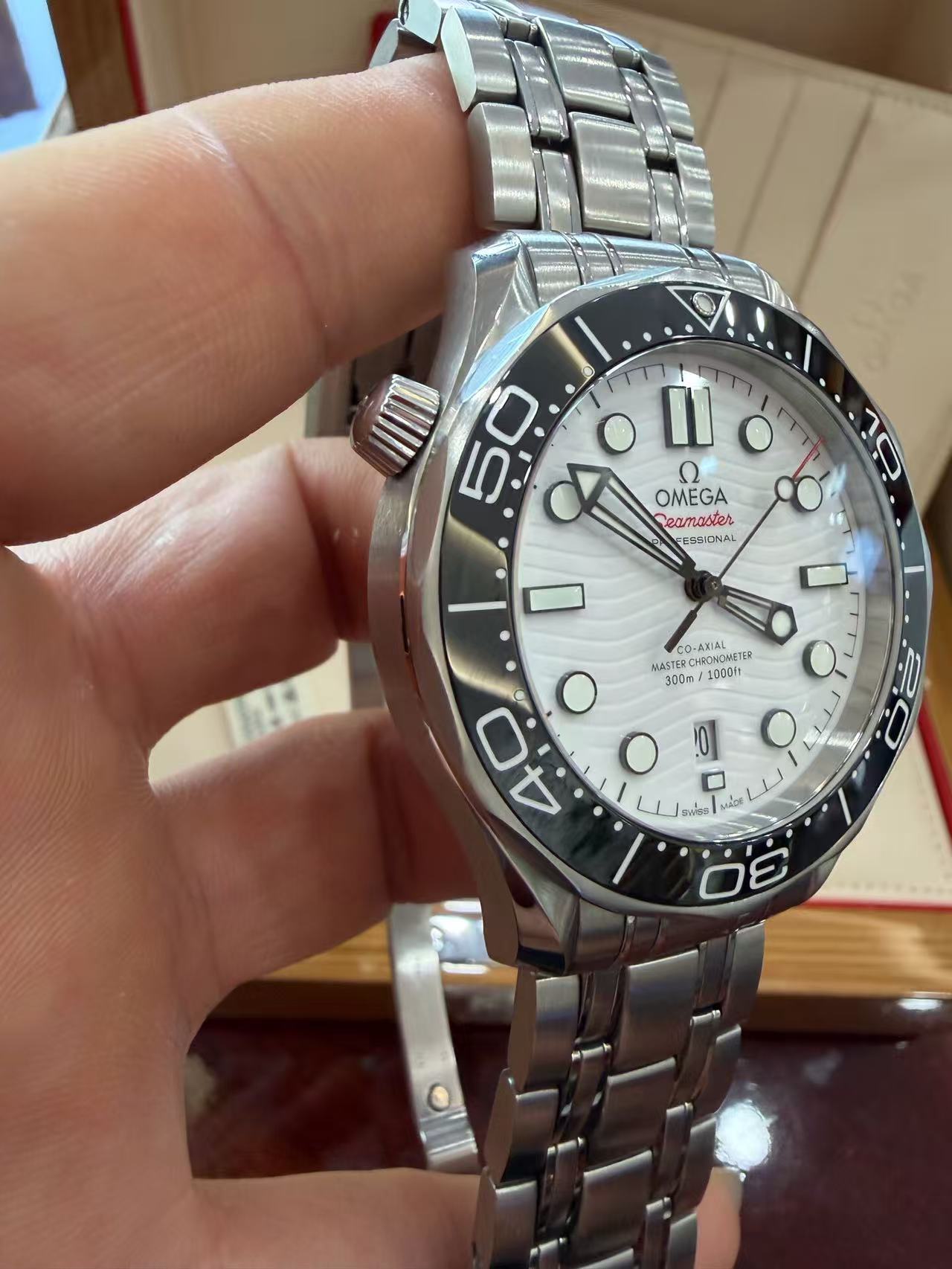 Omega 210.30.42.20.04.001 detail 1