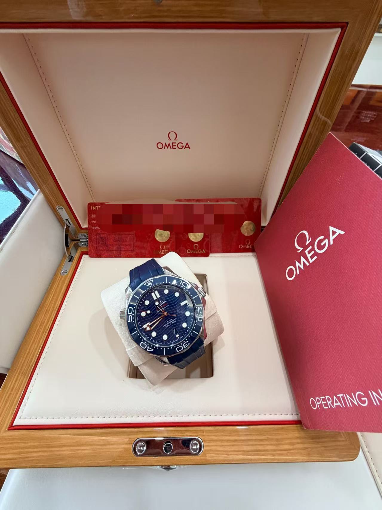 Omega 210.32.42.20.03.001