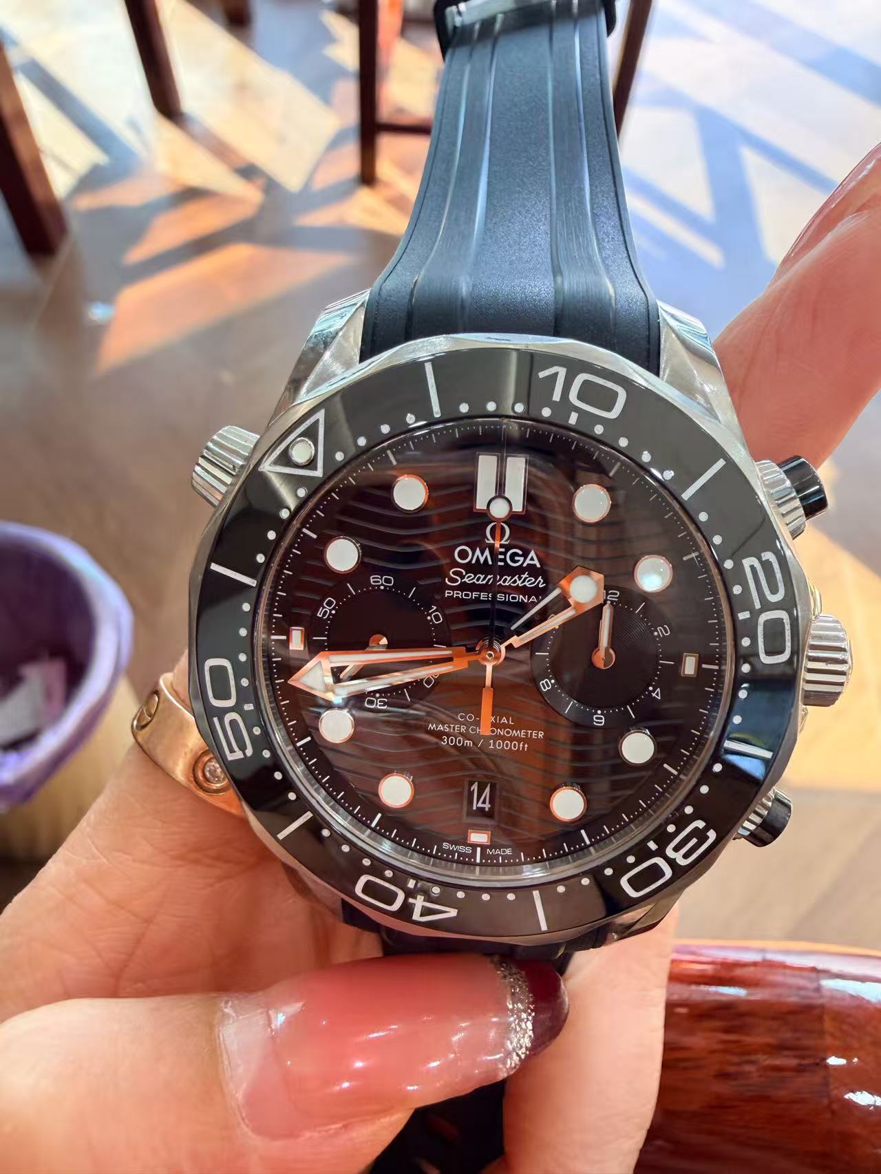 Omega 210.32.44.51.01.001