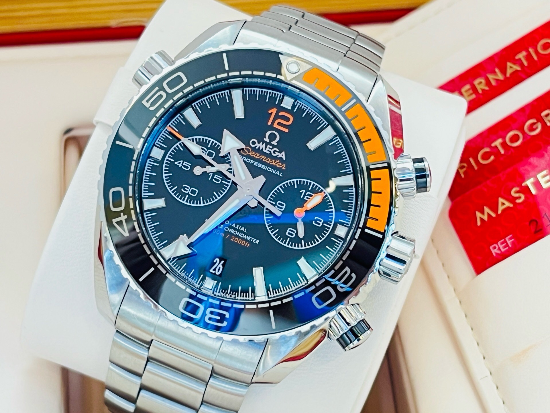 Omega 215.30.46.51.01.002 detail 1