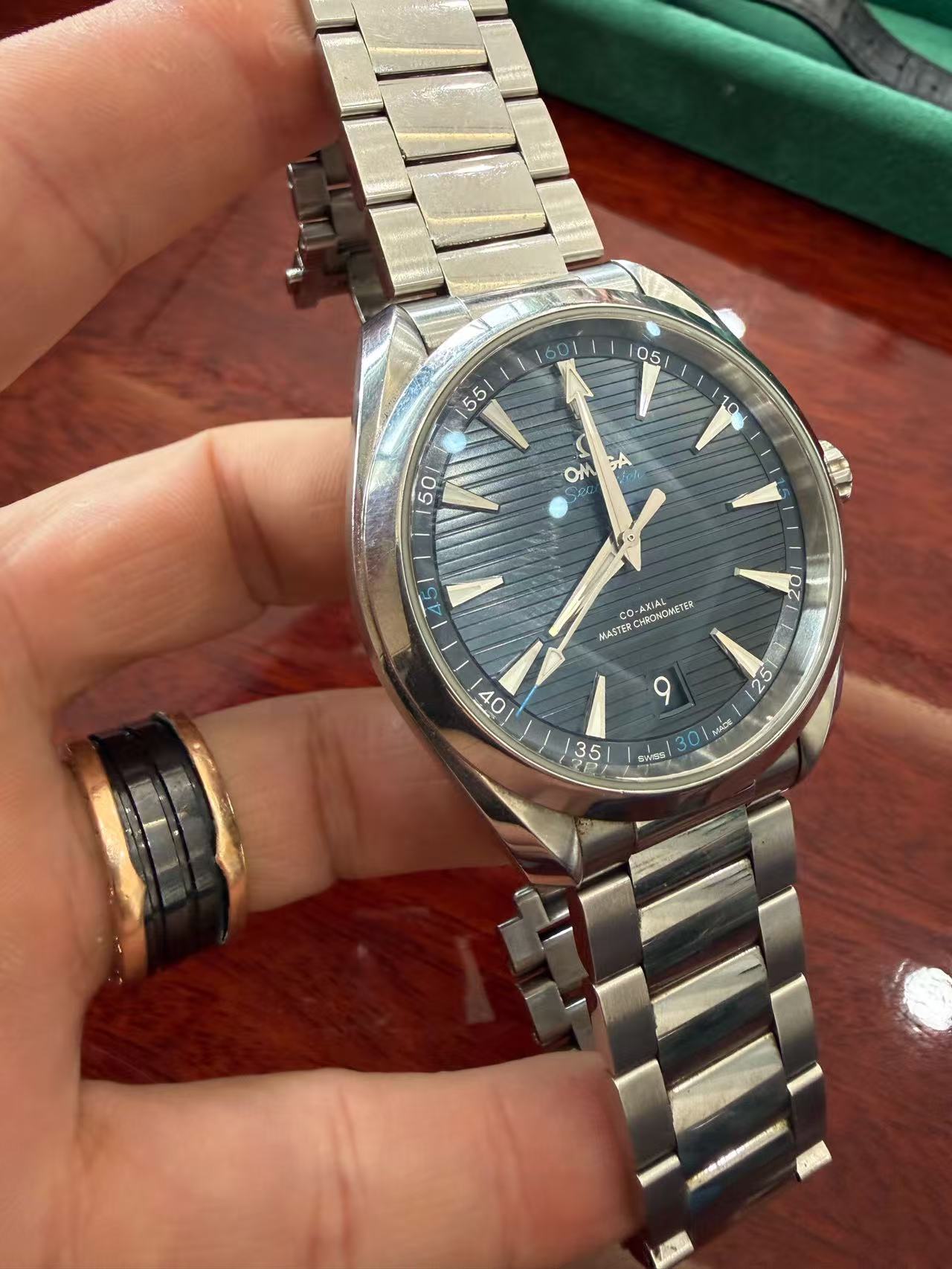 Omega 220.10.41.21.03.001 detail 1