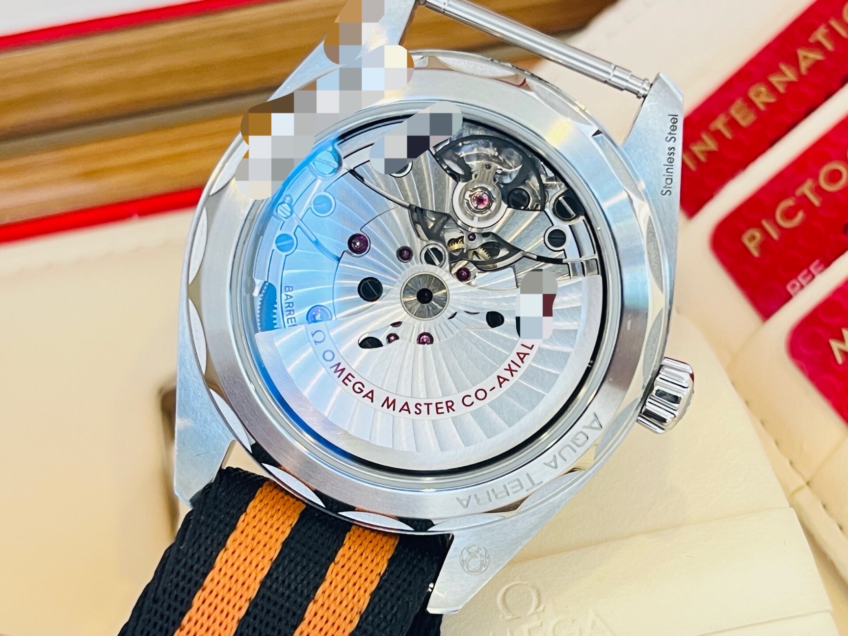 Omega 220.12.41.21.02.003 detail 8