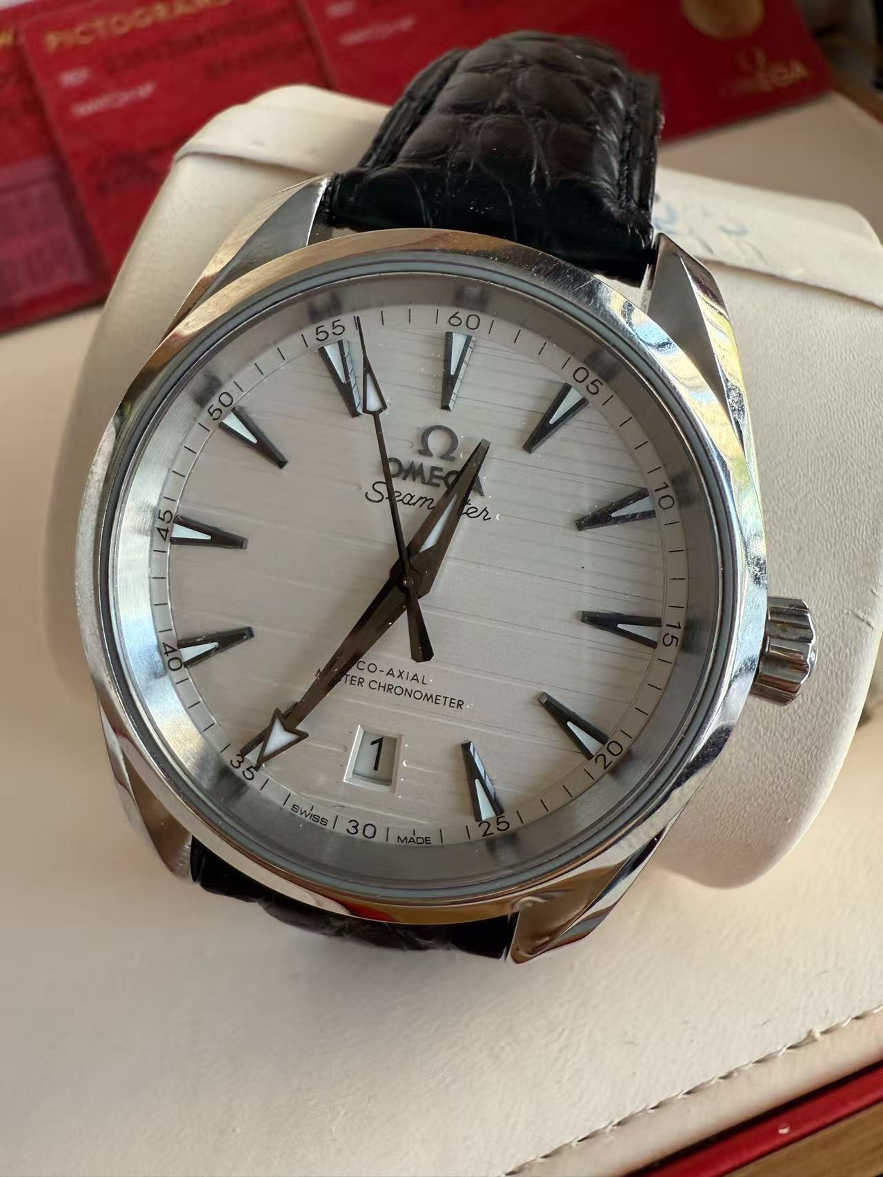 Omega 220.13.38.20.02.001 detail 2