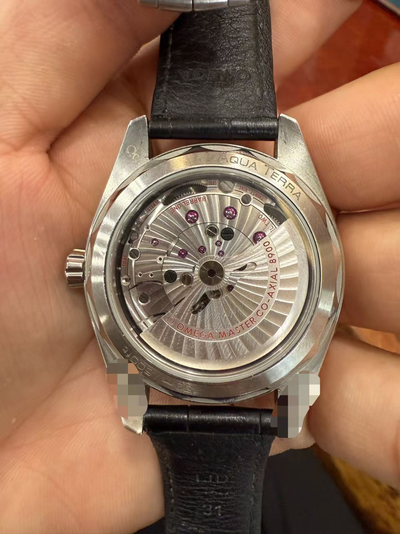 Omega 220.13.41.21.01.001 detail 3