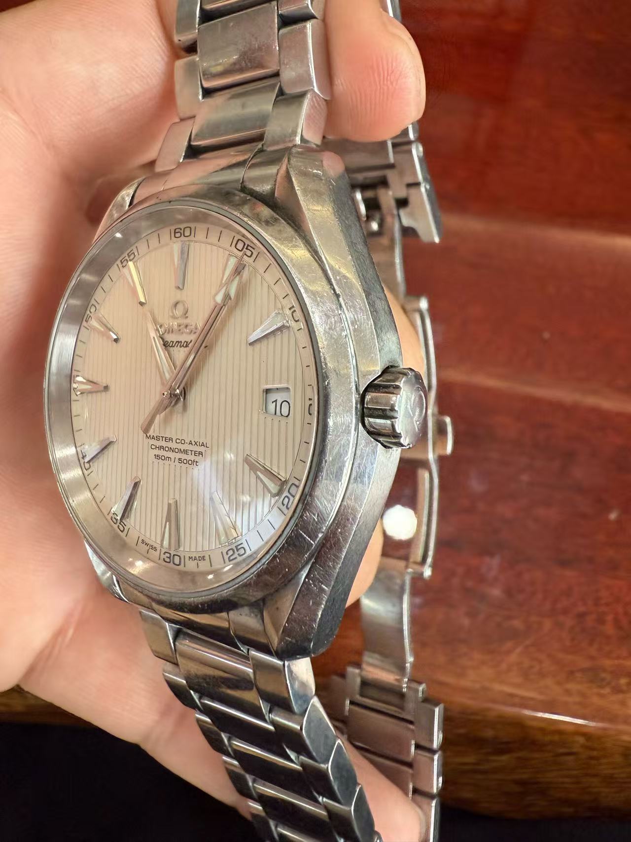 Omega 231.10.42.21.02.003 detail 1