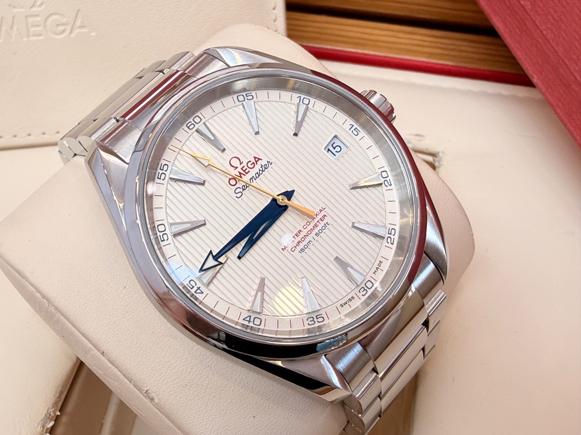 Omega 231.10.42.21.02.004 detail 1
