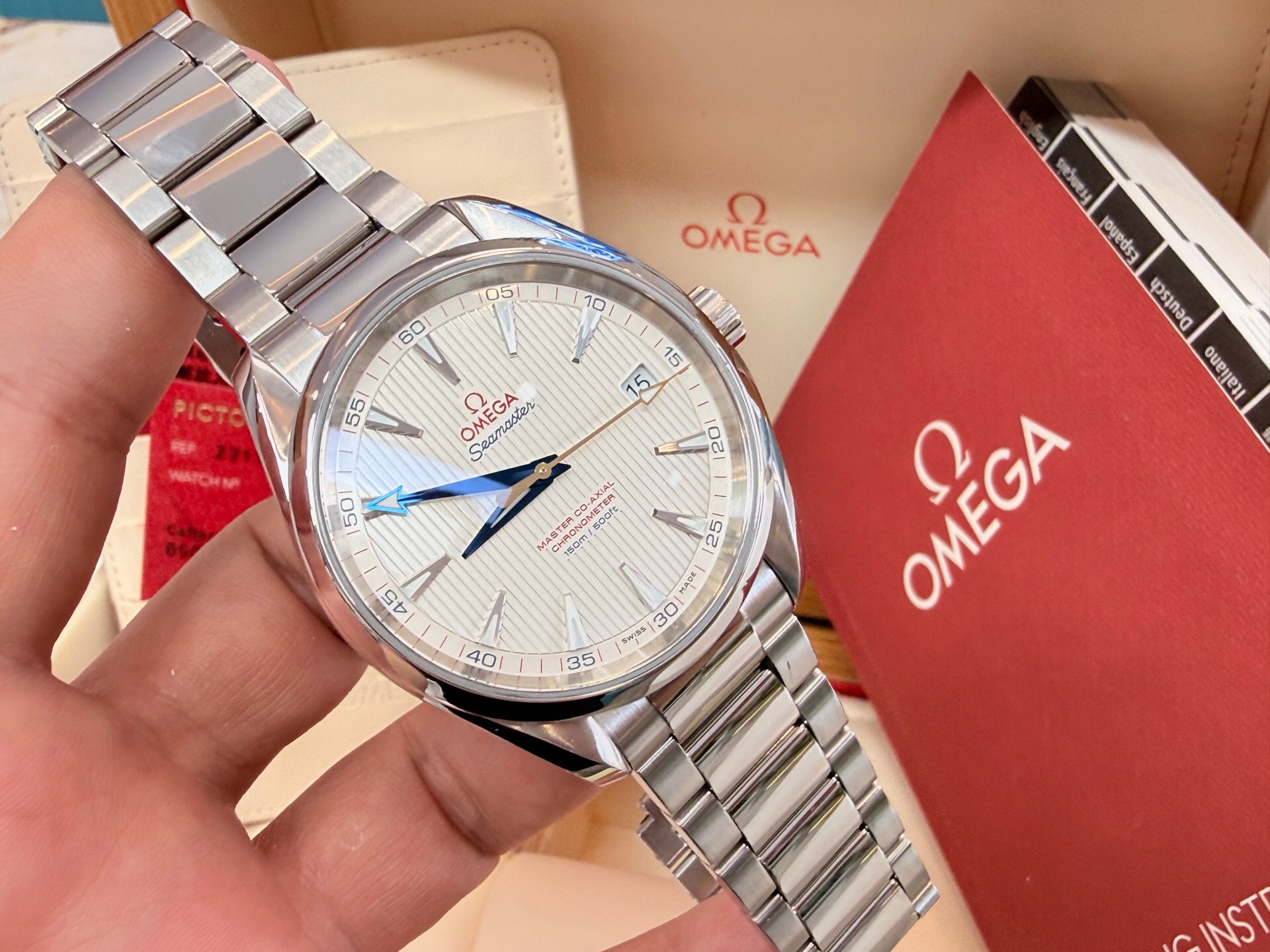 Omega 231.10.42.21.02.004 detail 4