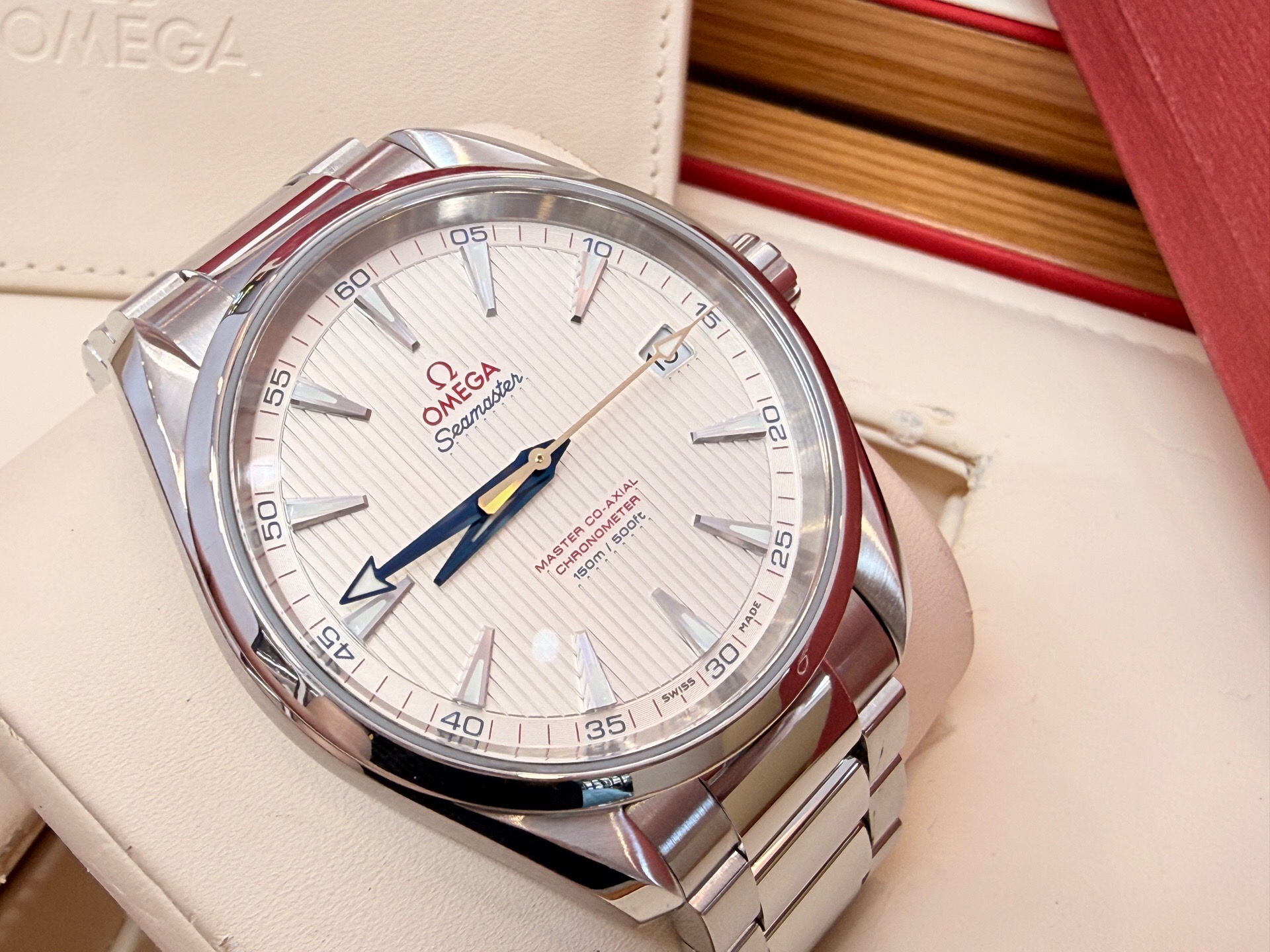Omega 231.10.42.21.02.004 detail 3