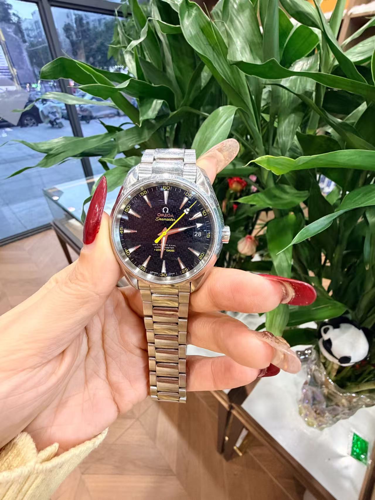 Omega 231.10.42.21.03.004 detail 1