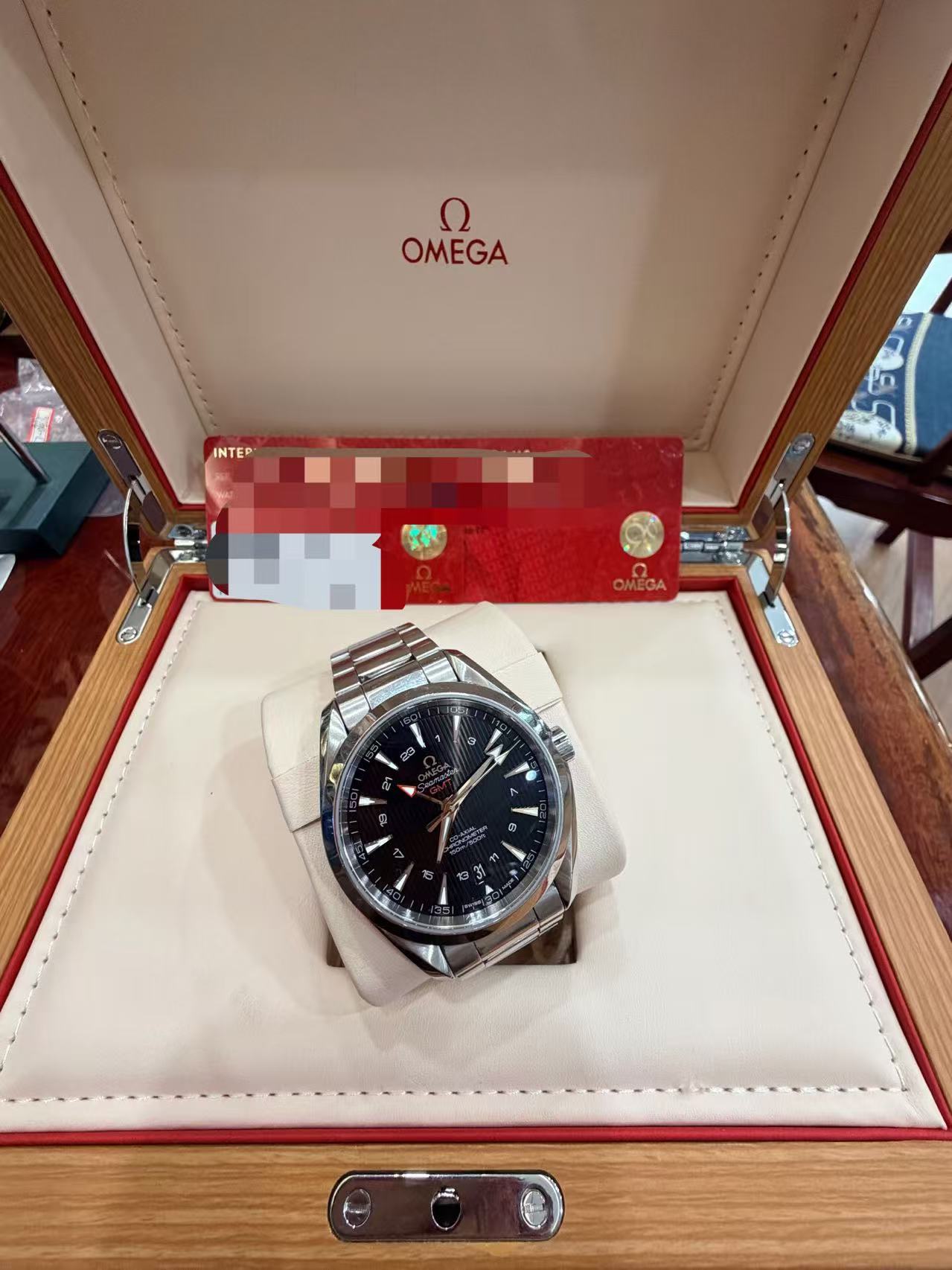 Omega 231.10.43.22.01.001 detail 1