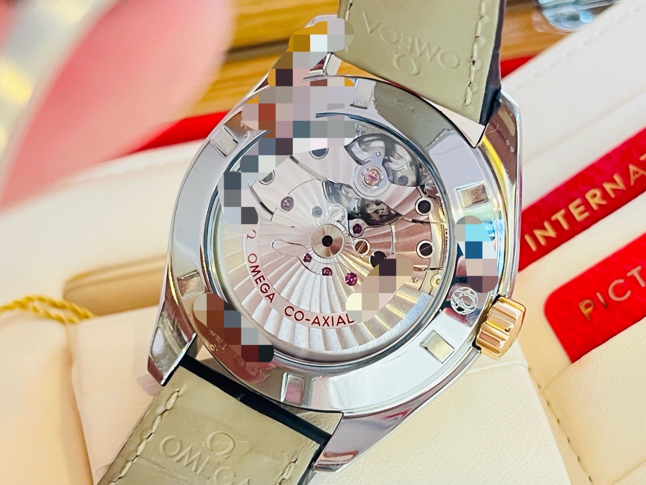 Omega 231.23.42.22.06.001 detail 6