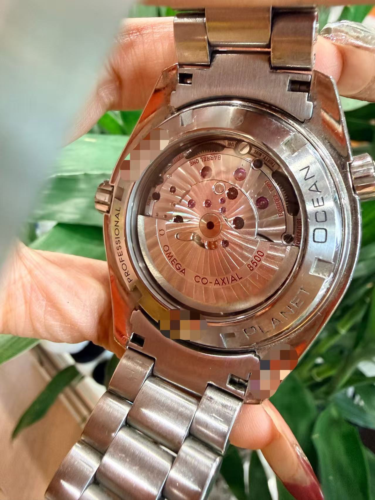 Omega 232.30.46.21.01.003 detail 4