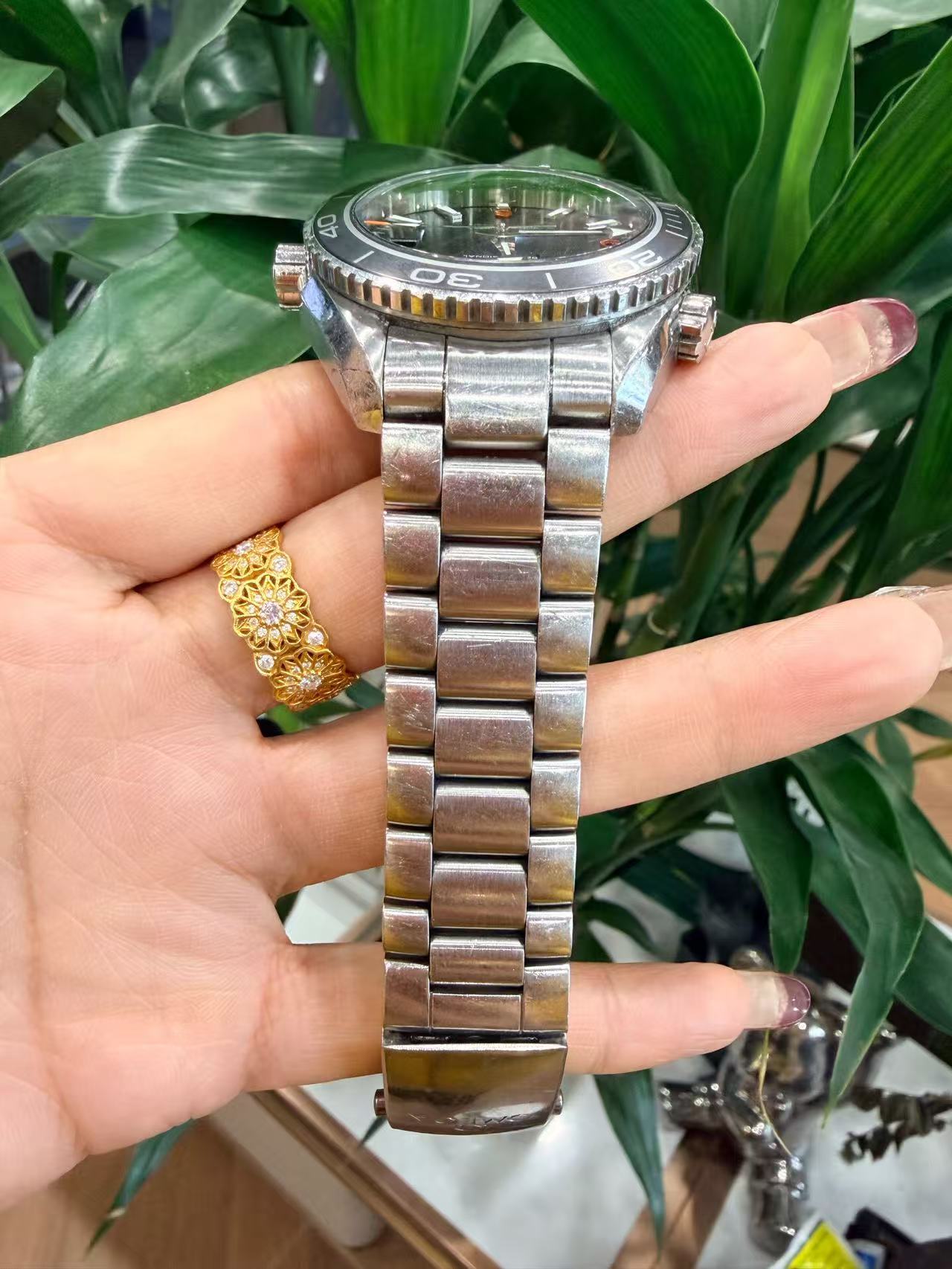 Omega 232.30.46.21.01.003 detail 6