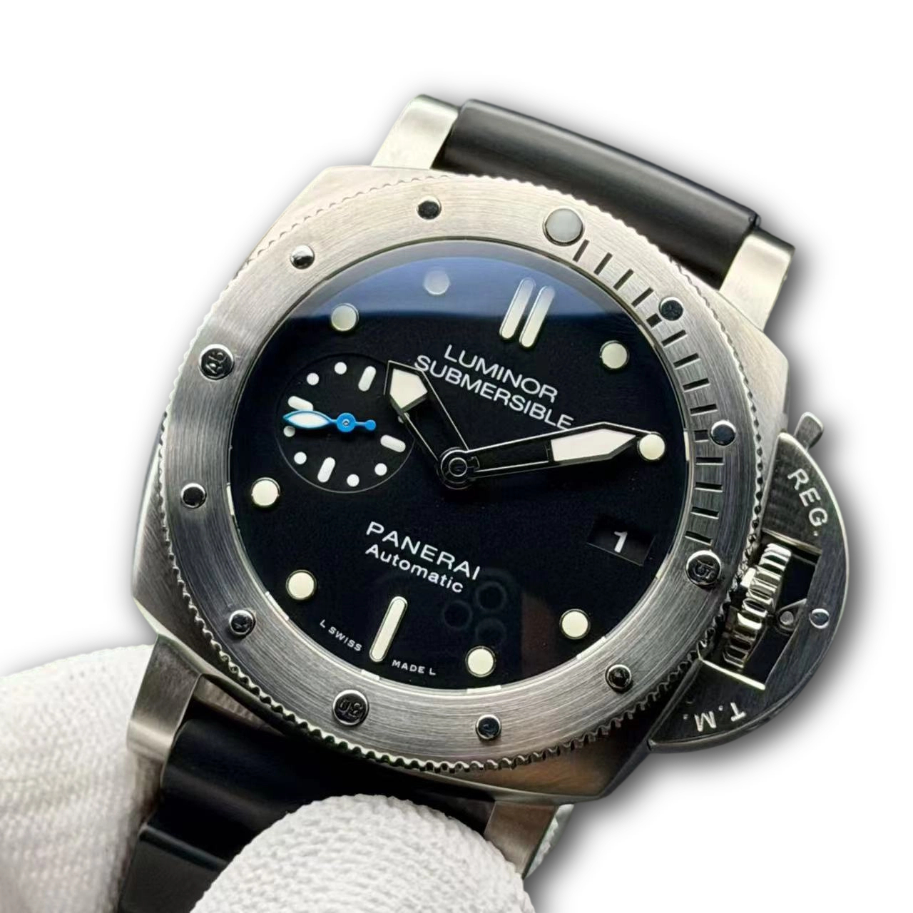 Panerai PAM00682 detail 1