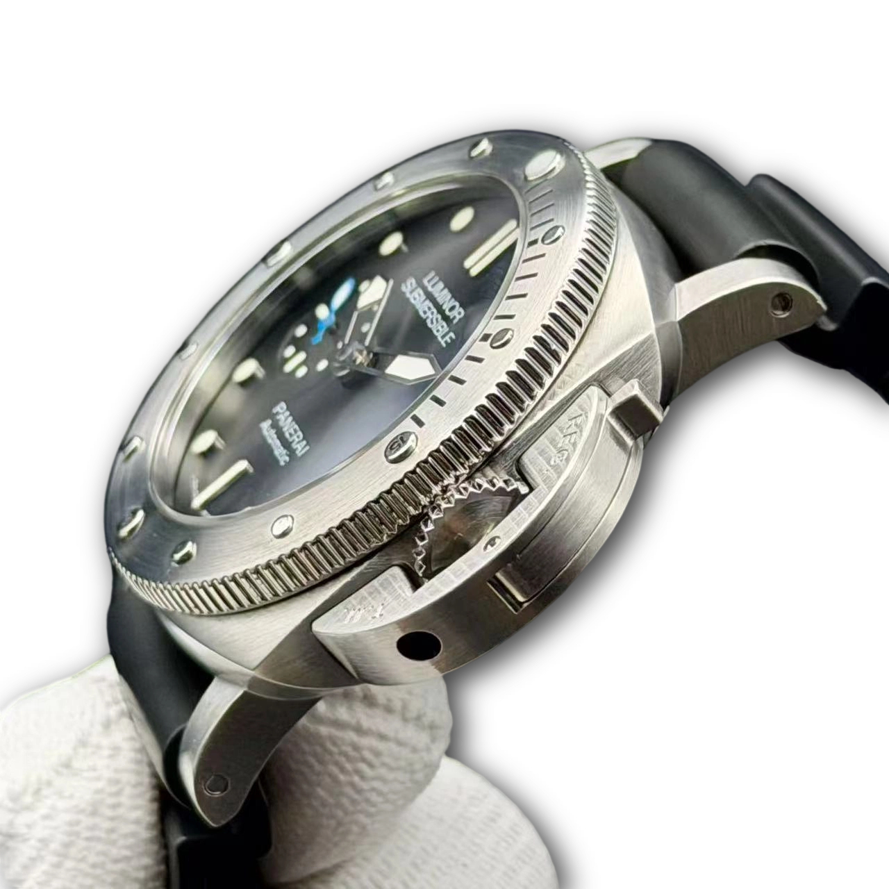 Panerai PAM00682 detail 3