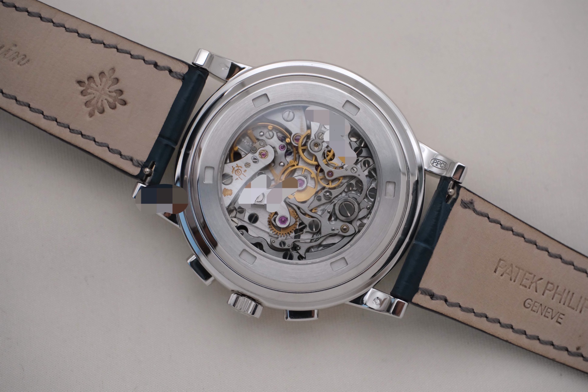 Patek Philippe 5070P-001 detail 5