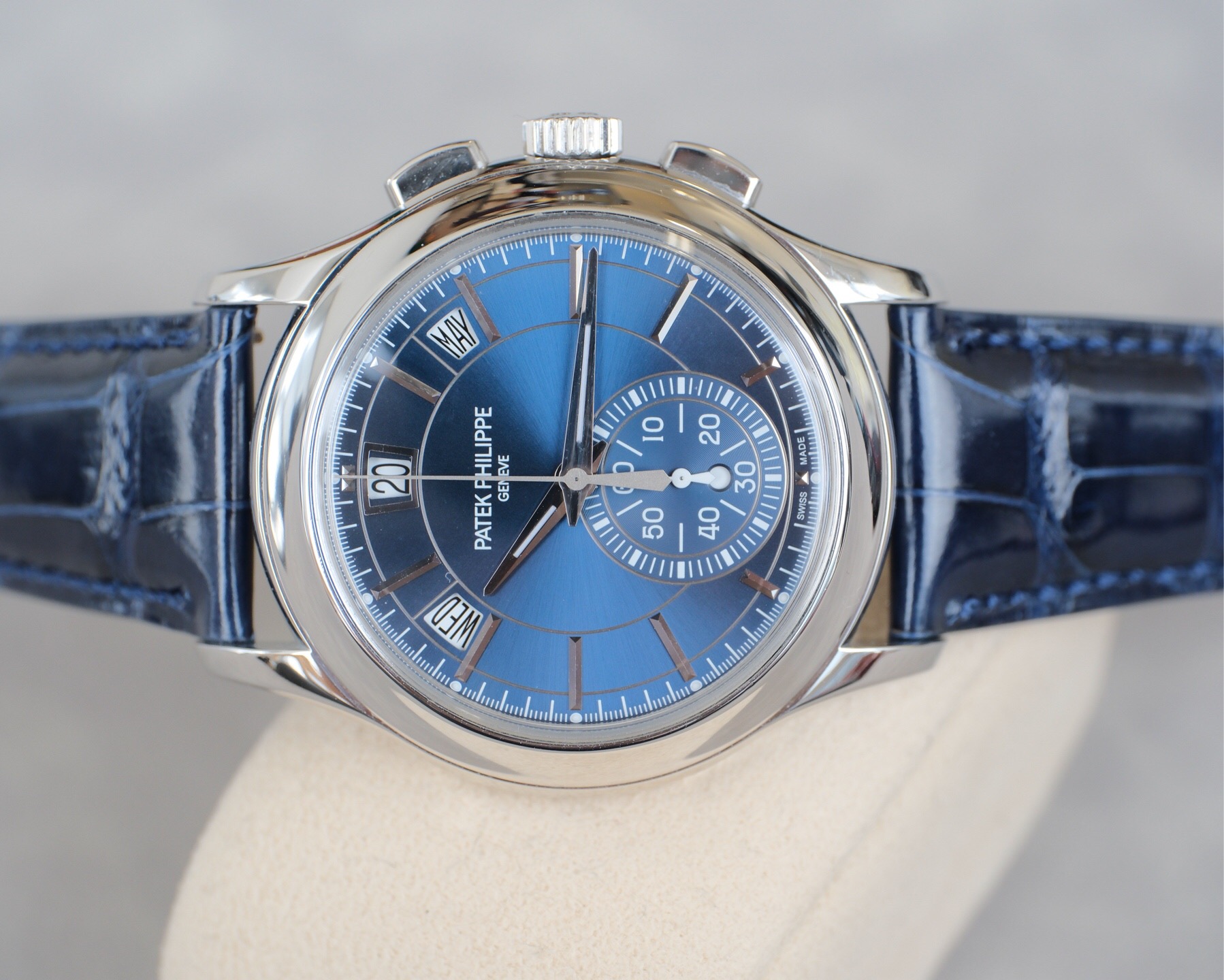Patek Philippe 5905P-001 detail 2
