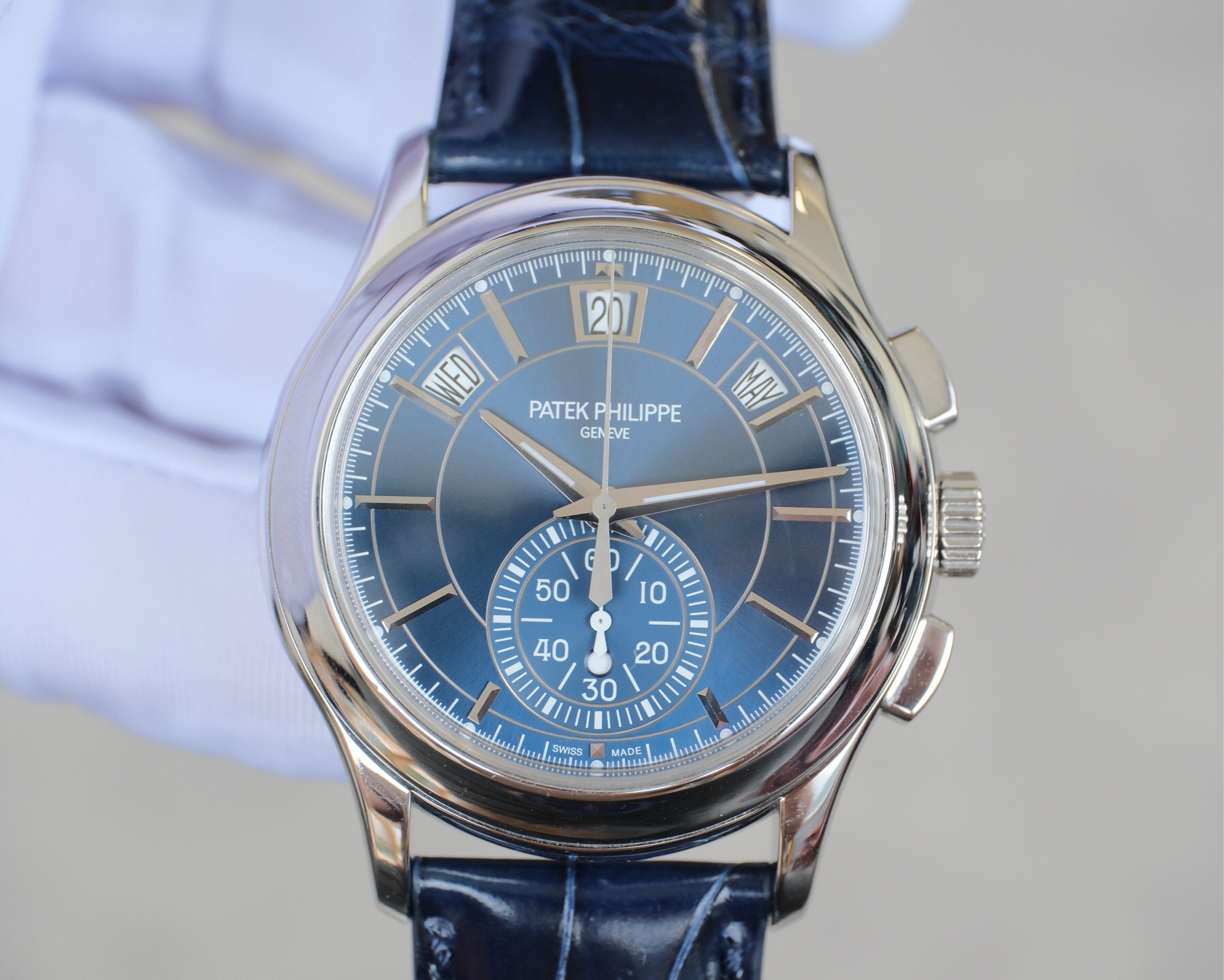 Patek Philippe 5905P-001 detail 1