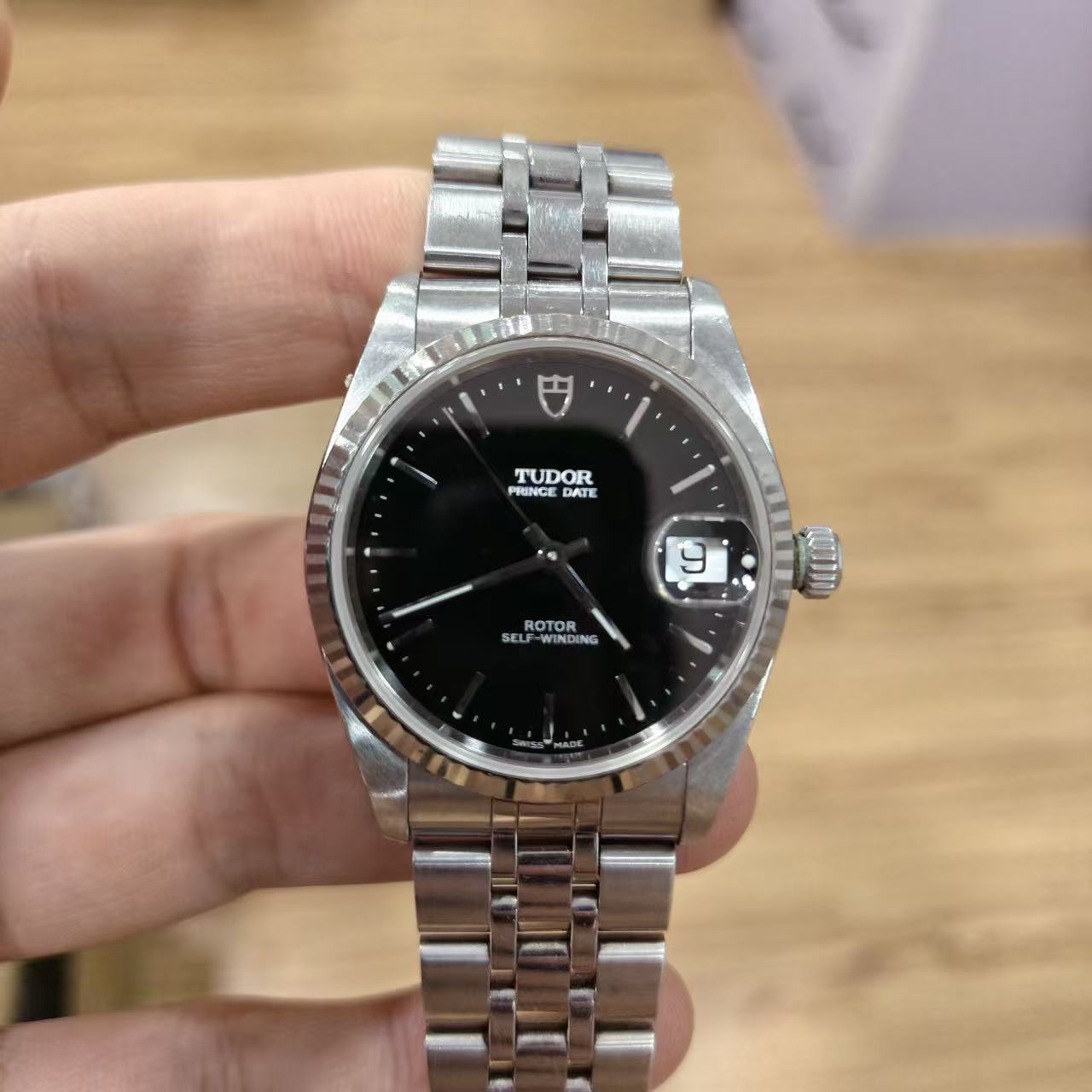 Tudor m74034-0001