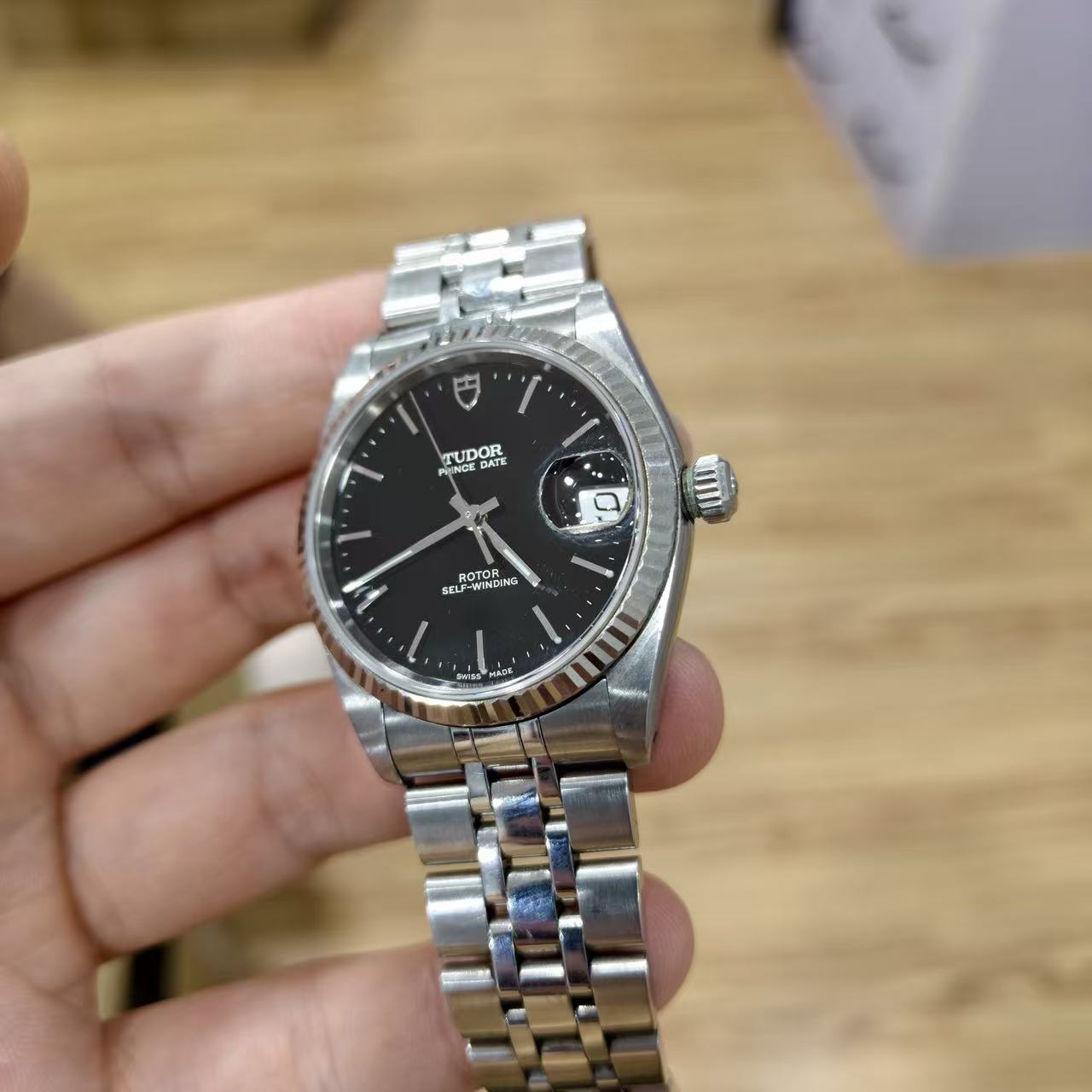 Tudor m74034-0001 detail 2