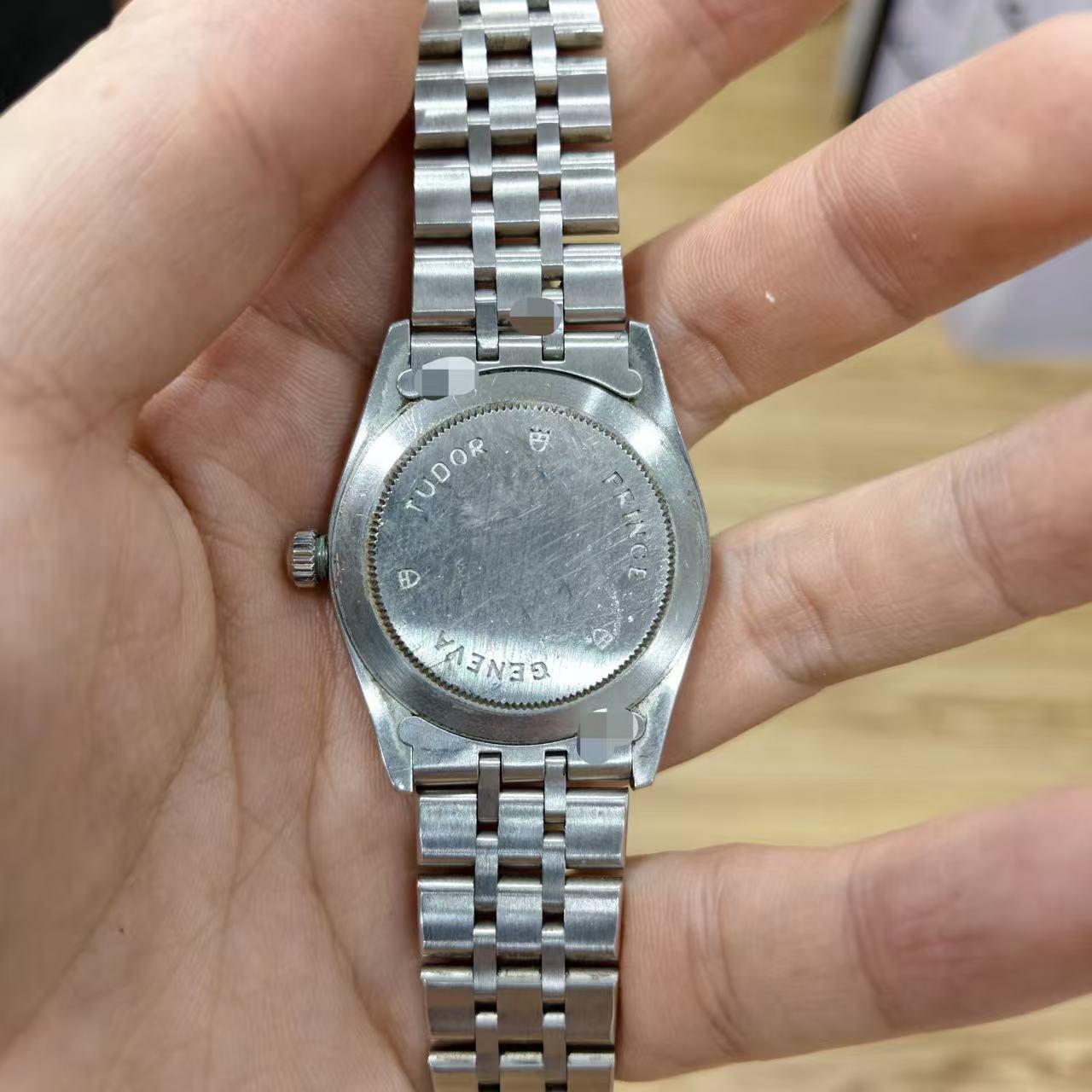 Tudor m74034-0001 detail 3