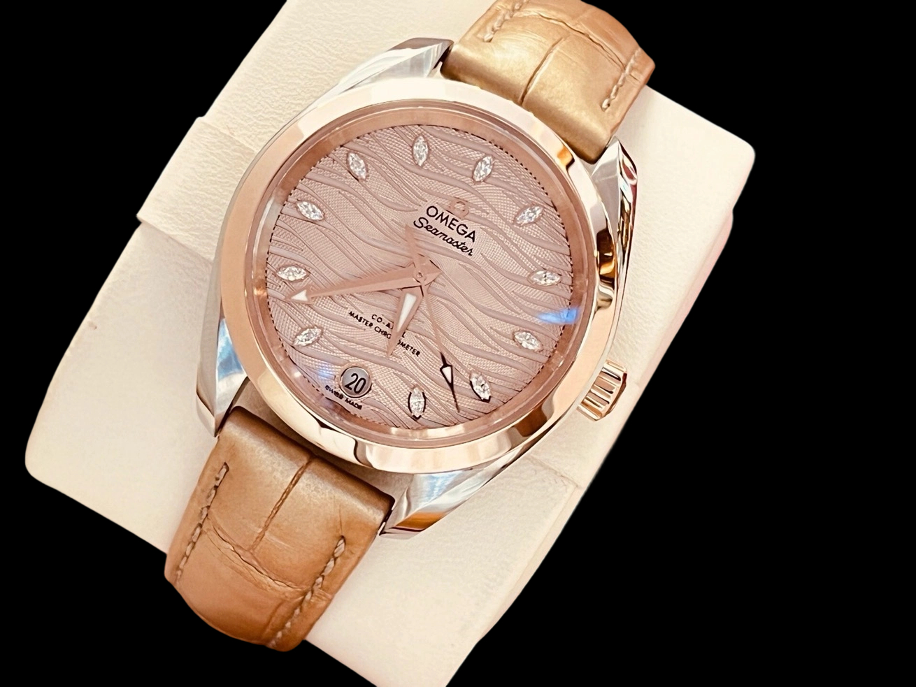 Omega 220.23.34.20.59.001 detail 1