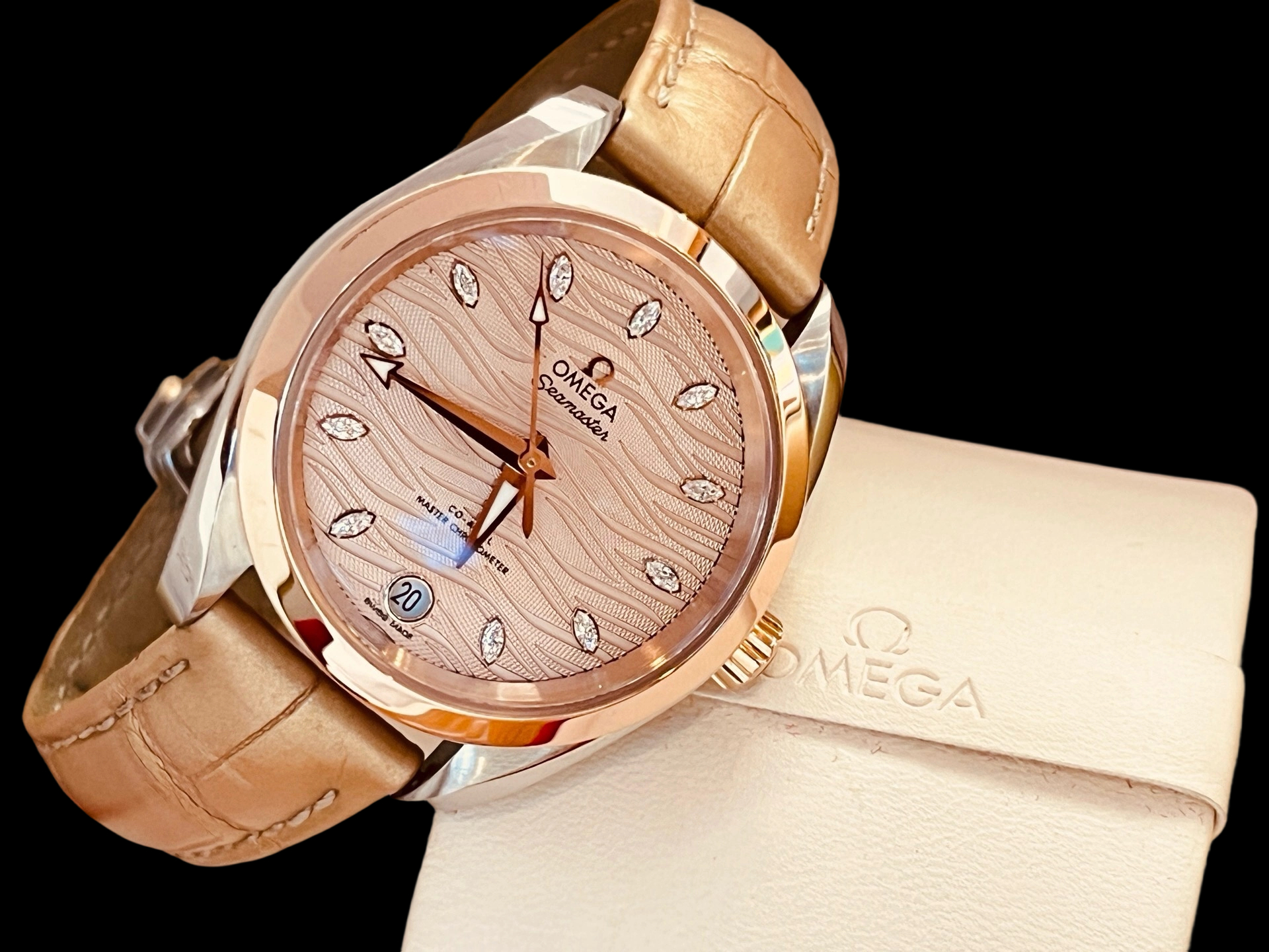 Omega 220.23.34.20.59.001 detail 3