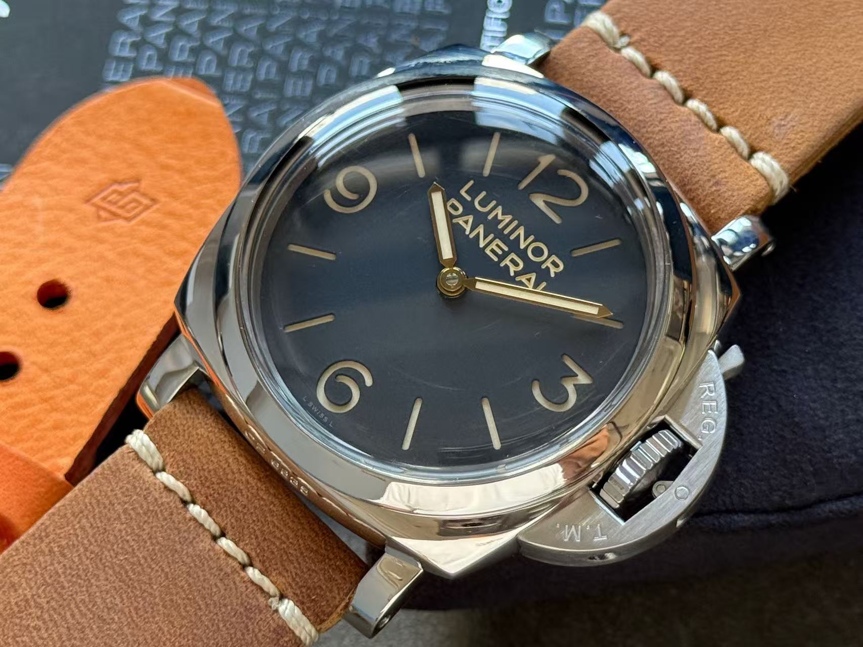 Panerai PAM00372 detail 2